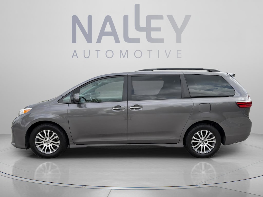 Used 2018 Toyota Sienna XLE Auto Access Seat Van Passenger Van