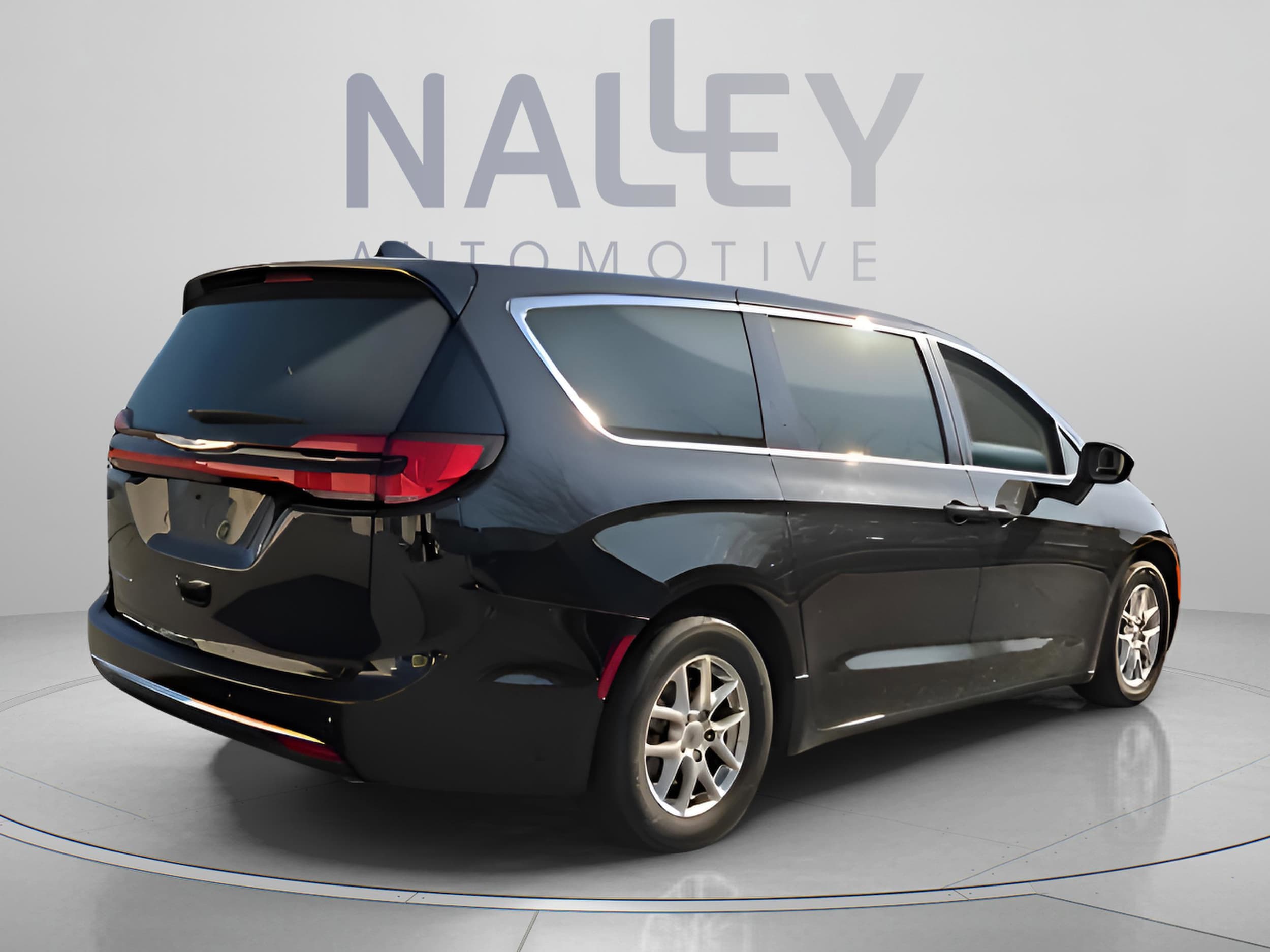2023 Chrysler Pacifica Touring L - Photo 7