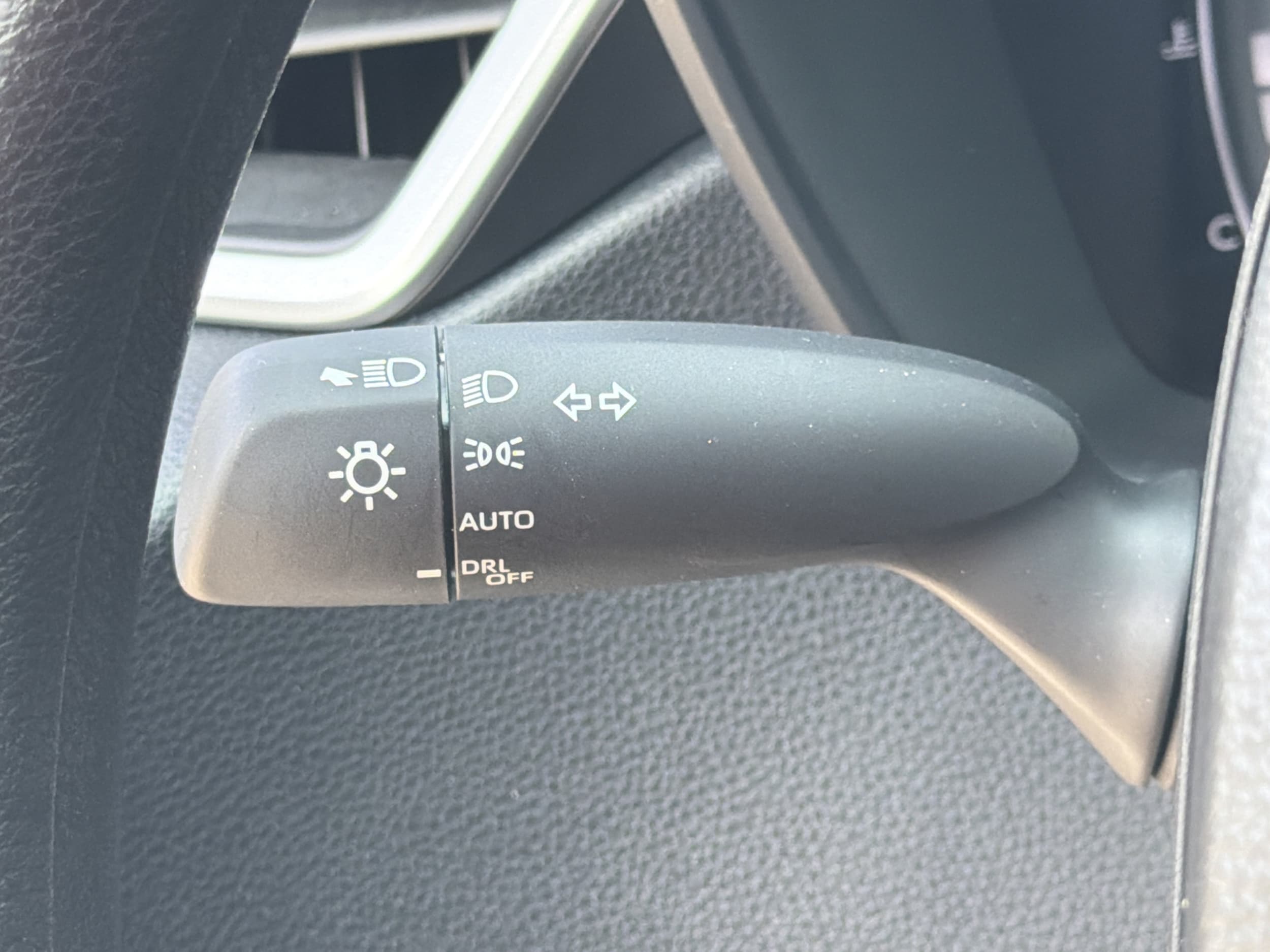 2026 Toyota Corolla LE - Photo 25