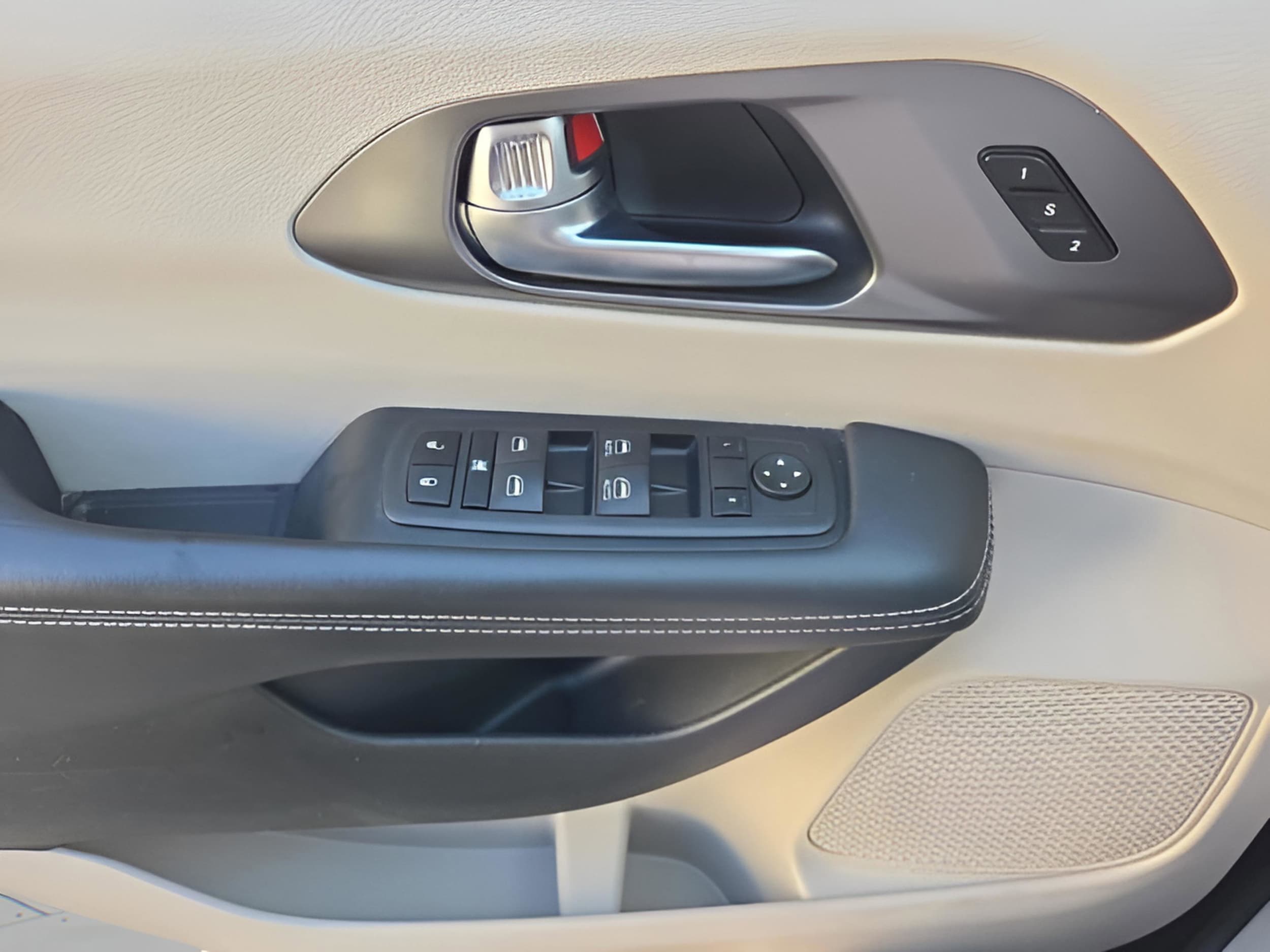2023 Chrysler Pacifica Touring L - Photo 24