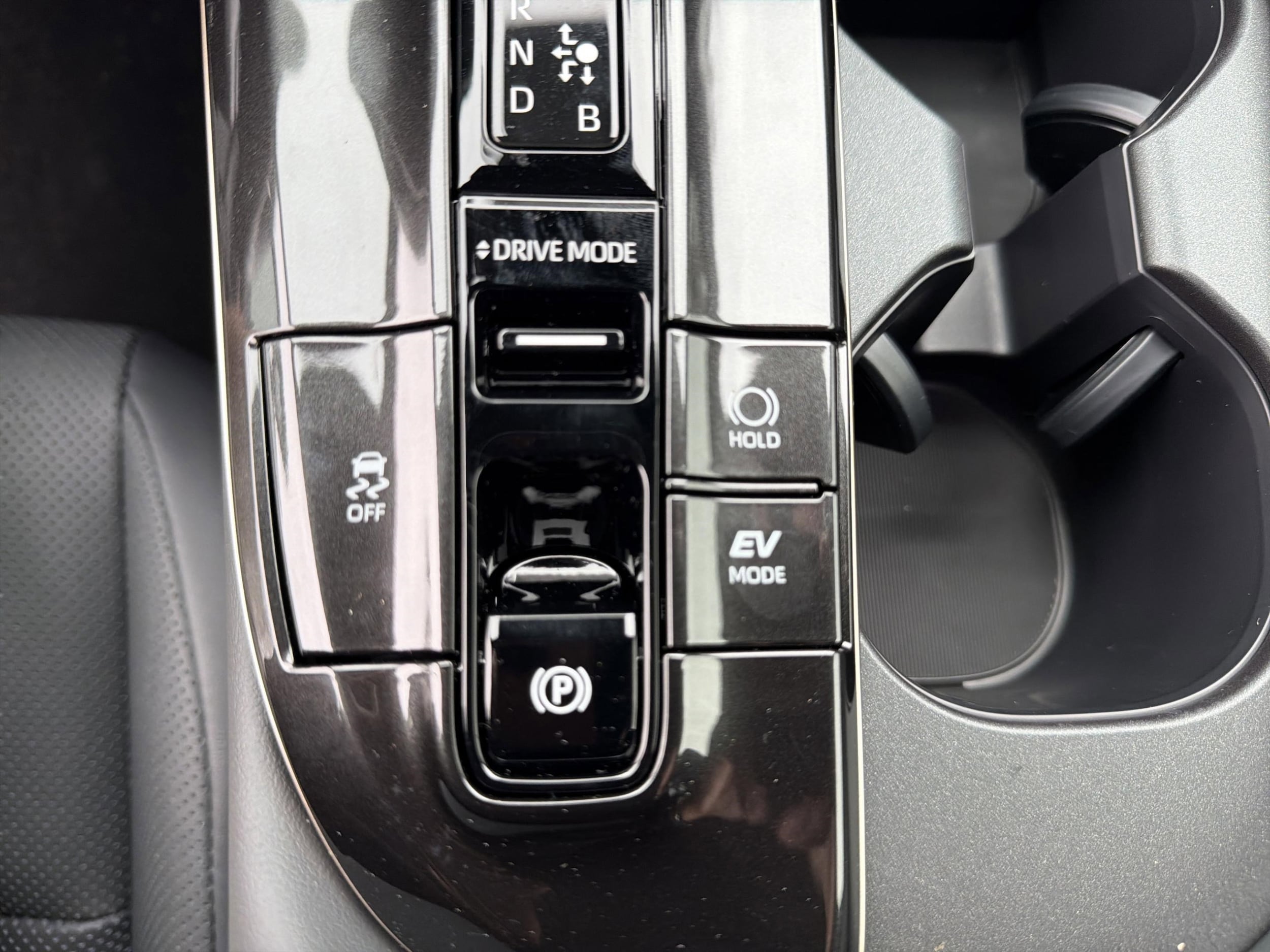 2026 Toyota Crown XLE - Photo 16