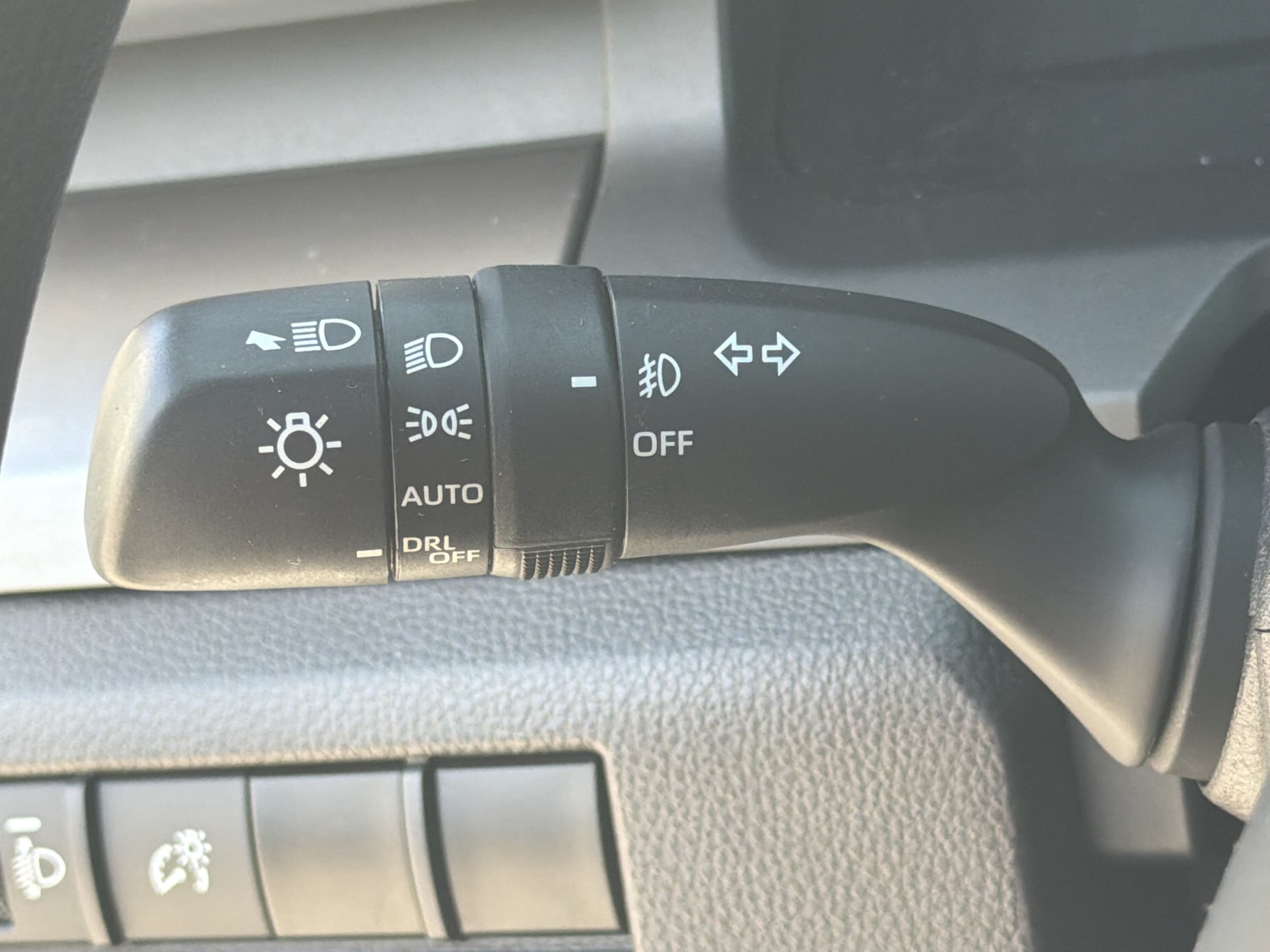 2024 Toyota Tacoma SR5 - Photo 13