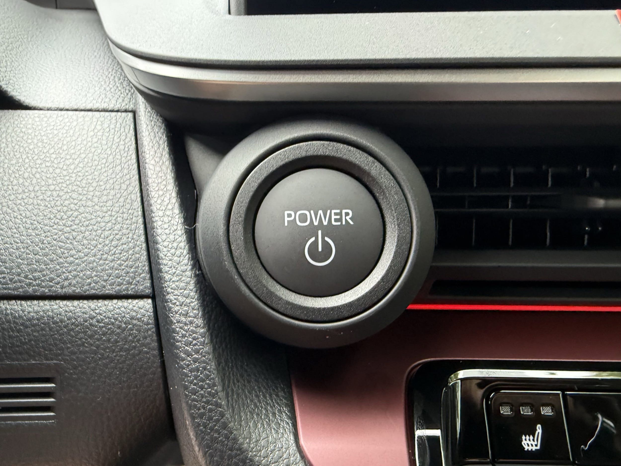 2025 Toyota Prius XSE - Photo 12