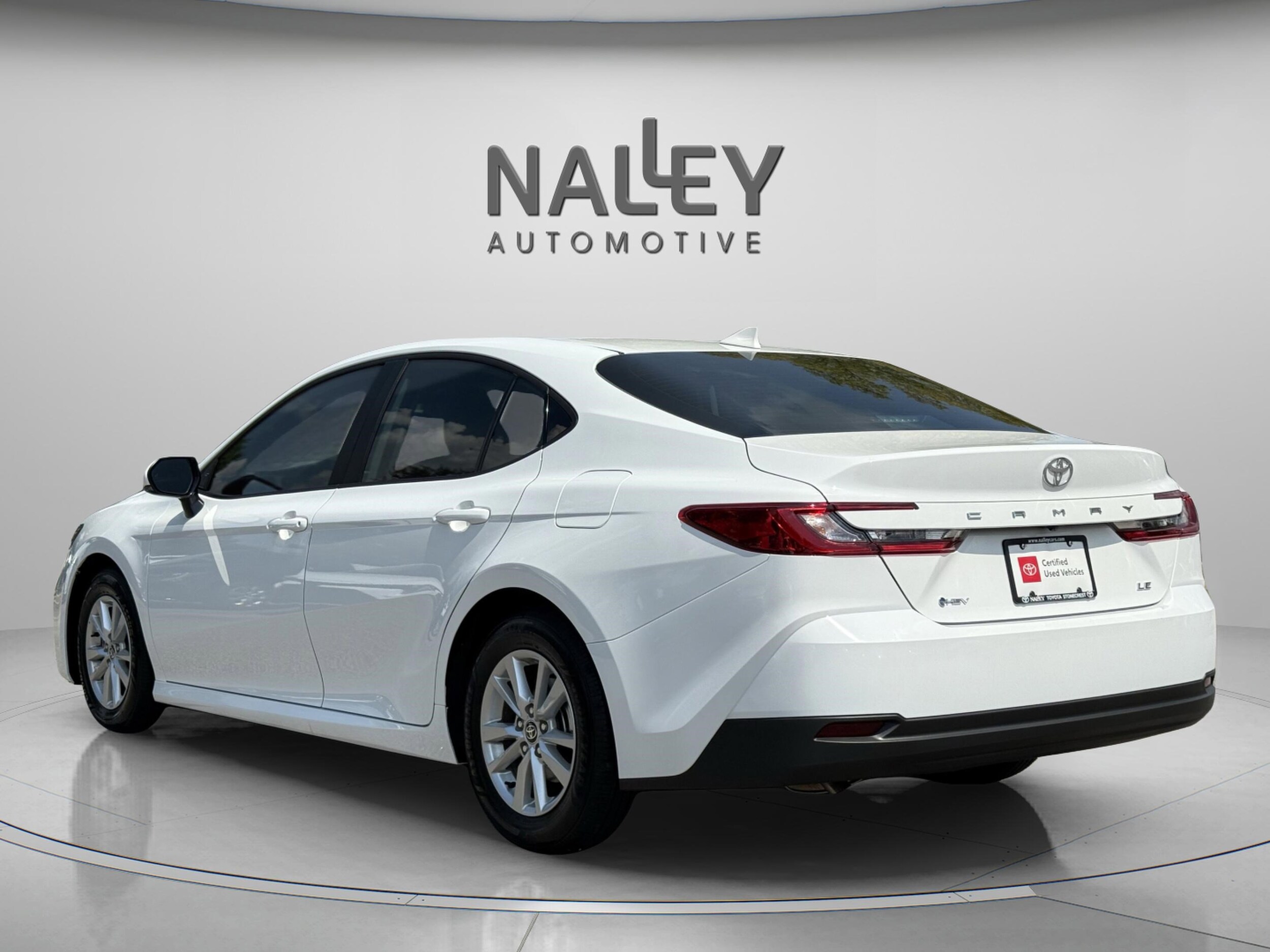 2025 Toyota Camry LE photo 3