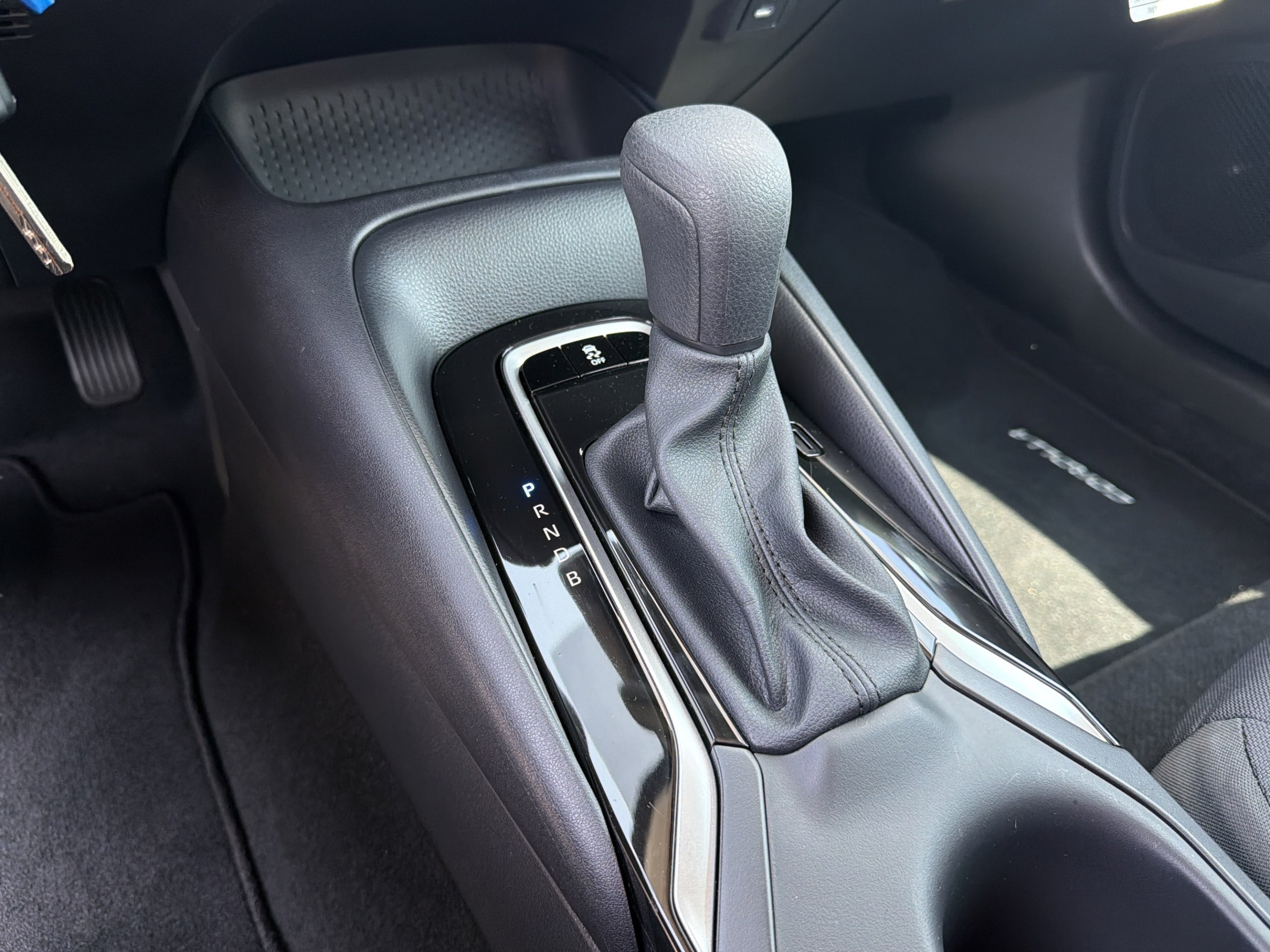 2026 Toyota Corolla LE - Photo 22