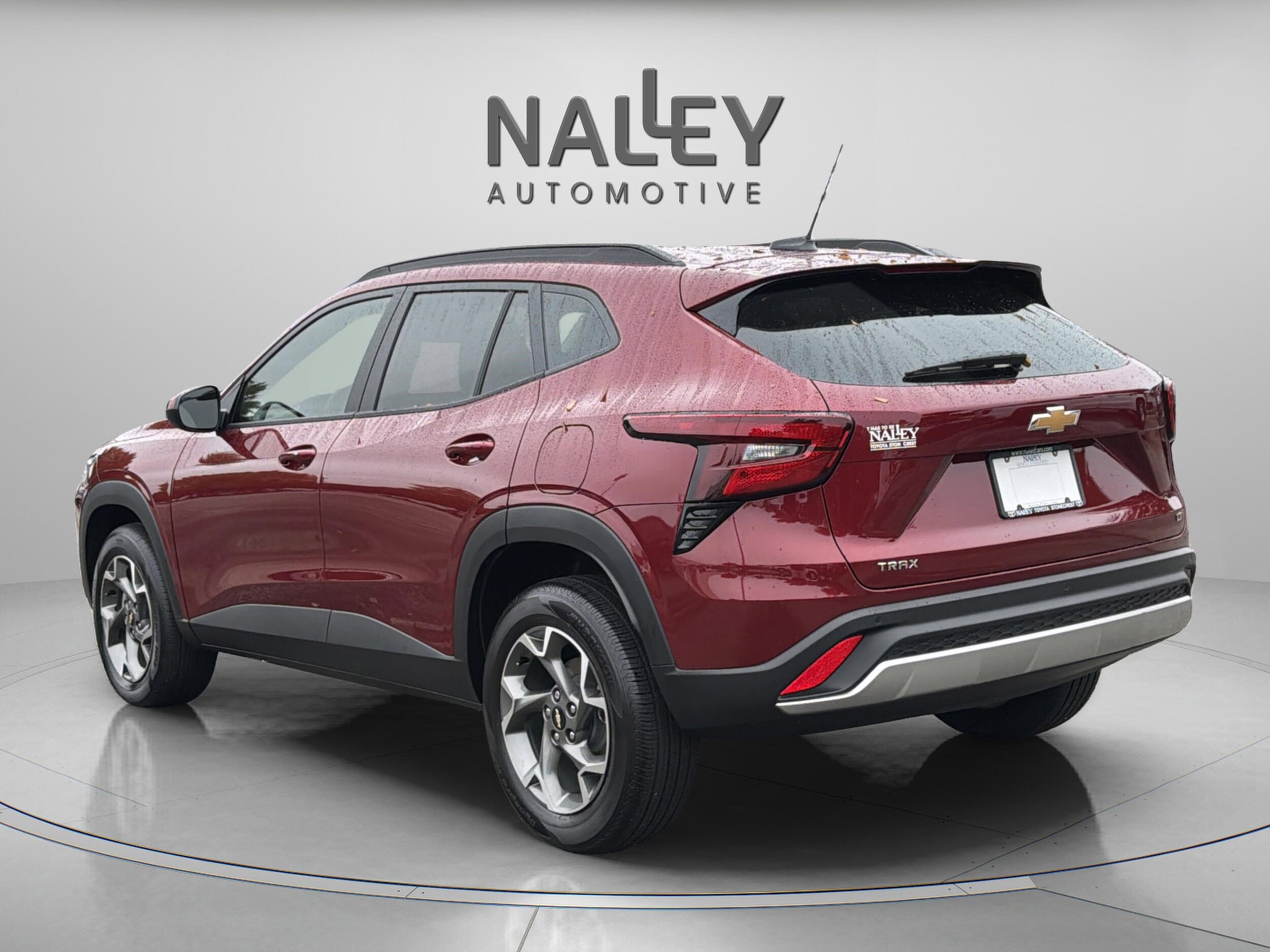 2025 Chevrolet Trax LT photo 2