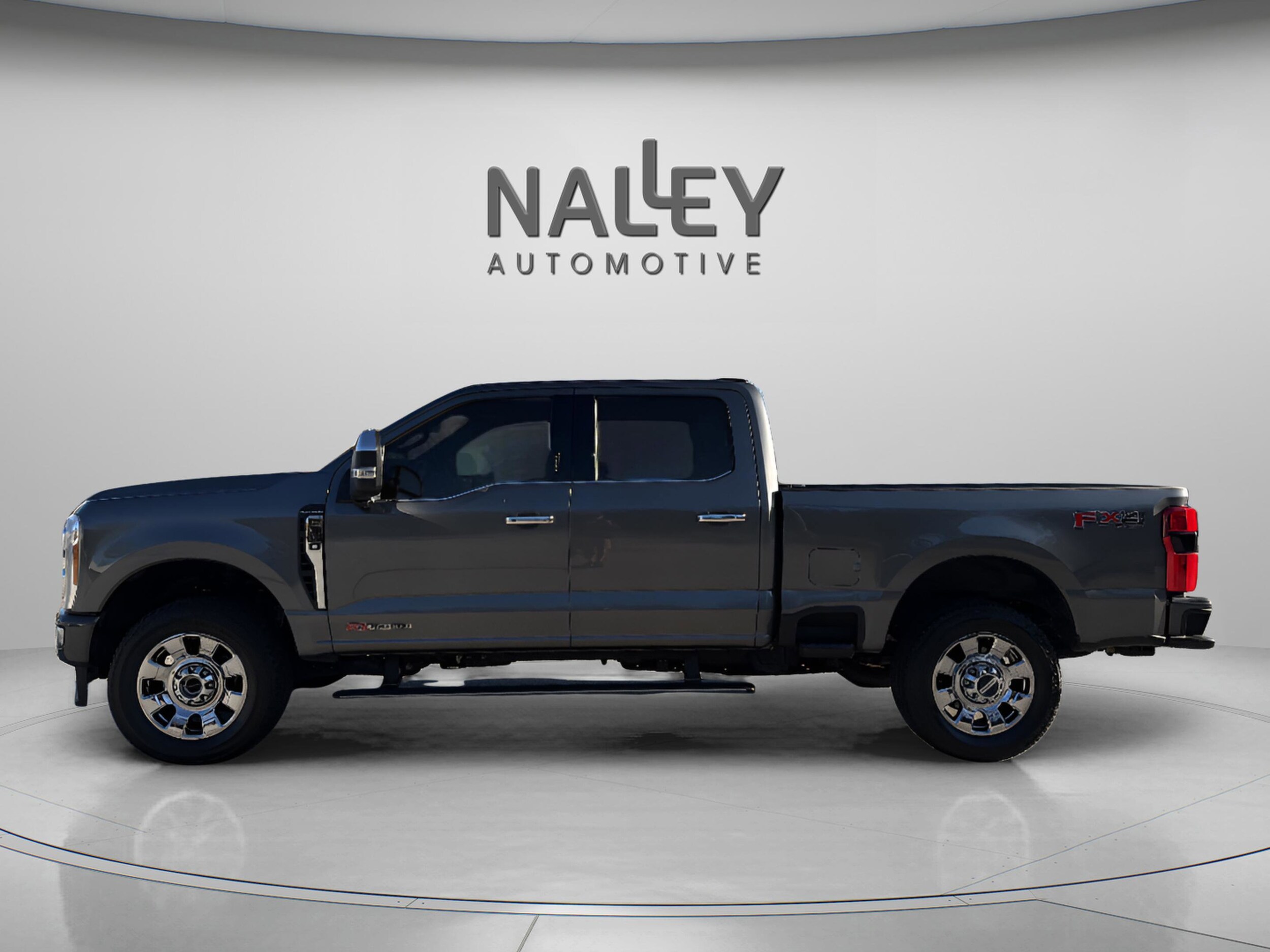 2023 Ford F-350 Platinum photo 2