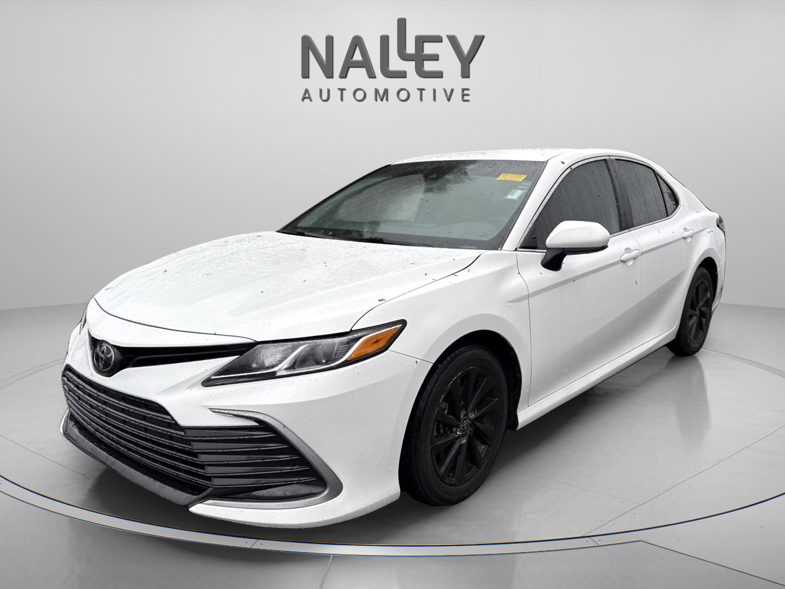 2023 Toyota Camry LE photo 3