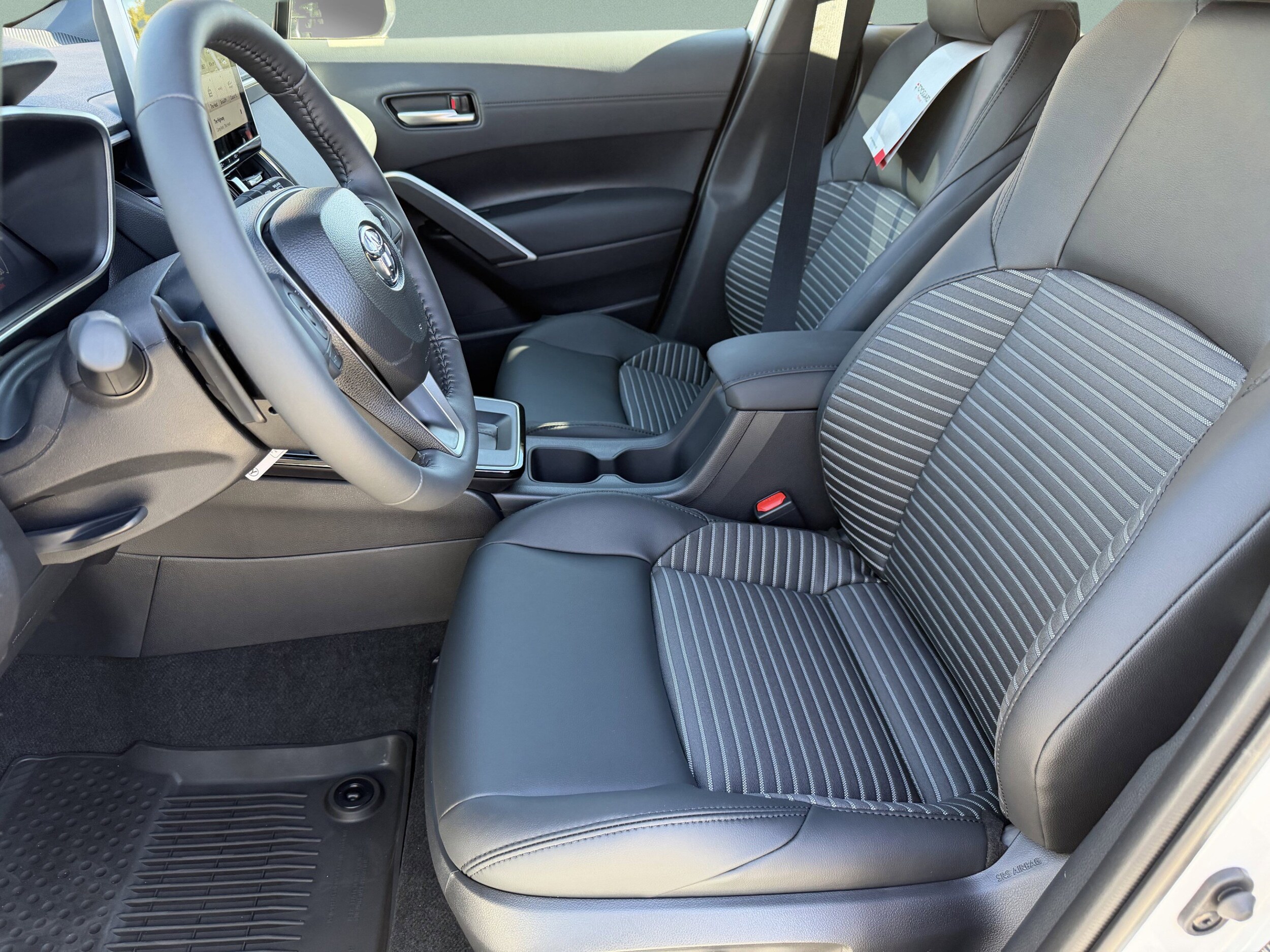 2026 Toyota Corolla Cross XSE - Photo 24