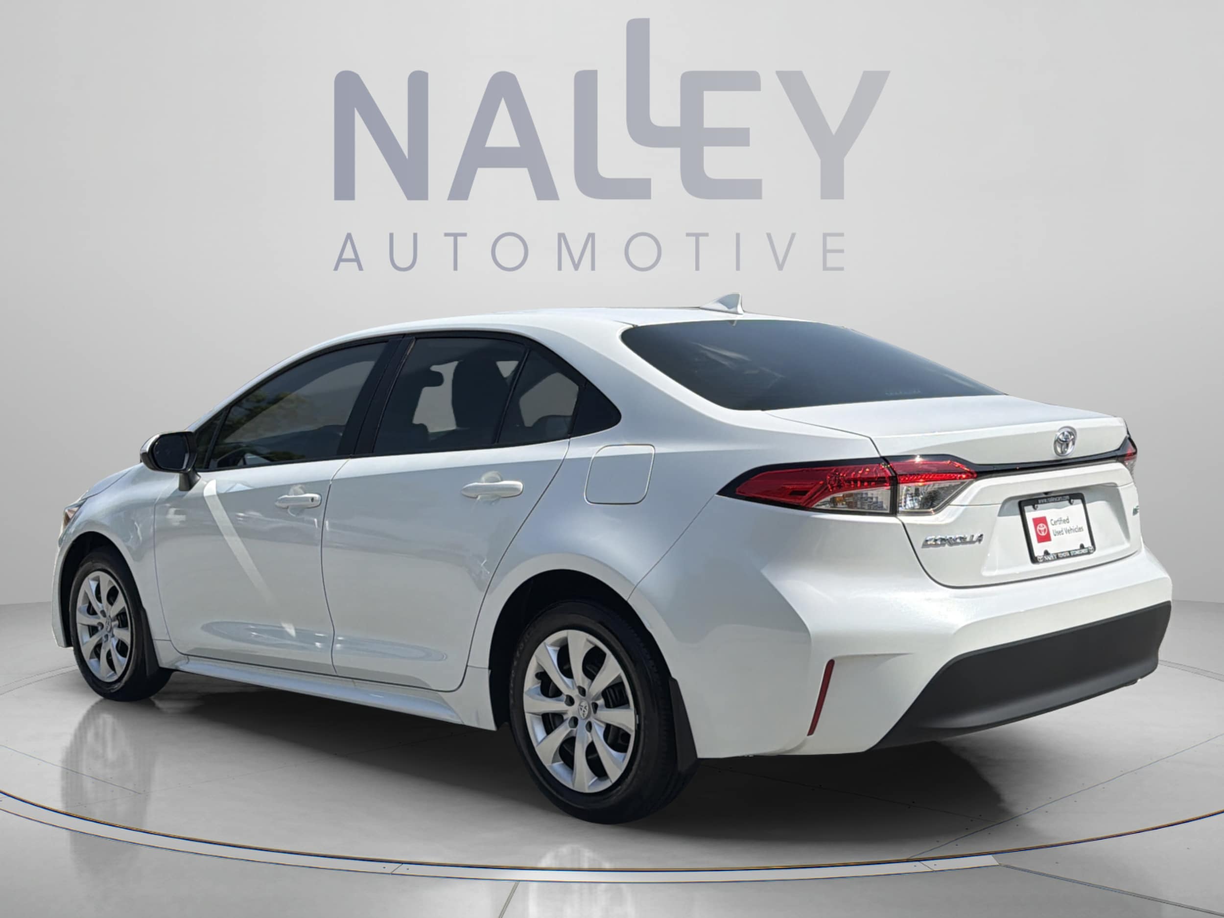 2026 Toyota Corolla LE - Photo 8