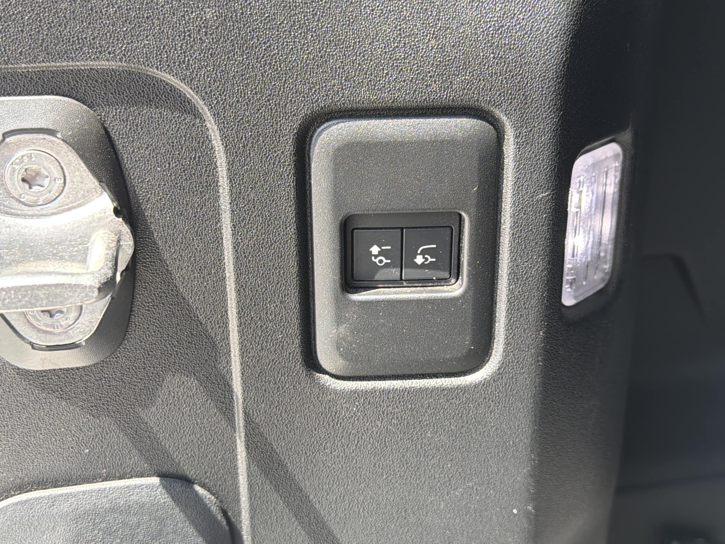 2020 Land Rover Defender HSE - Photo 34