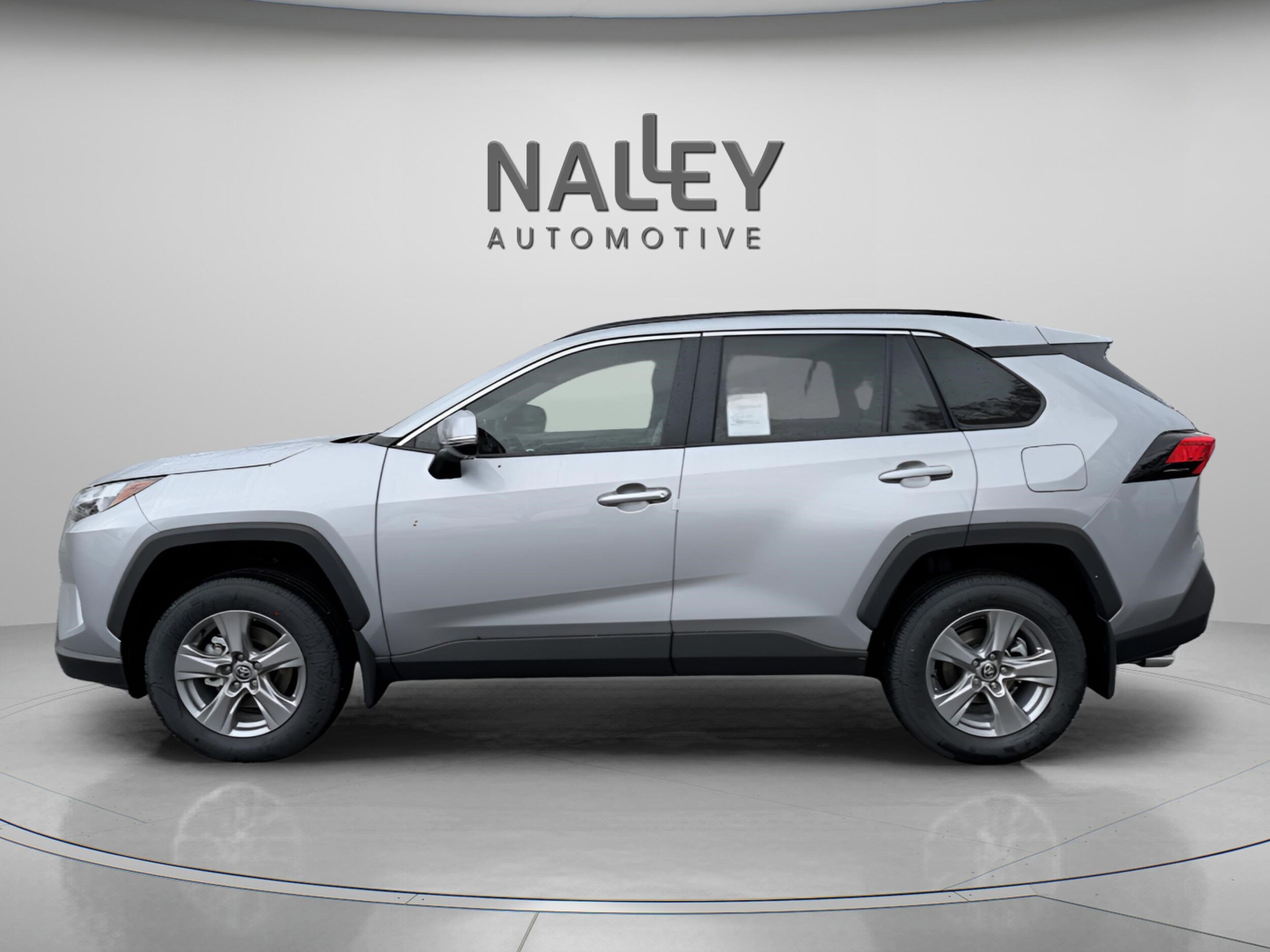 2025 Toyota RAV4 XLE photo 2