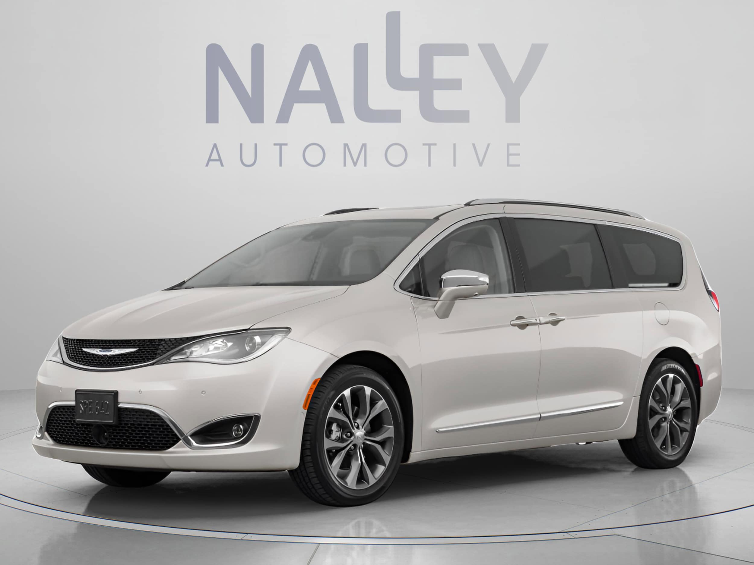 2020 Chrysler Pacifica Touring L's photo