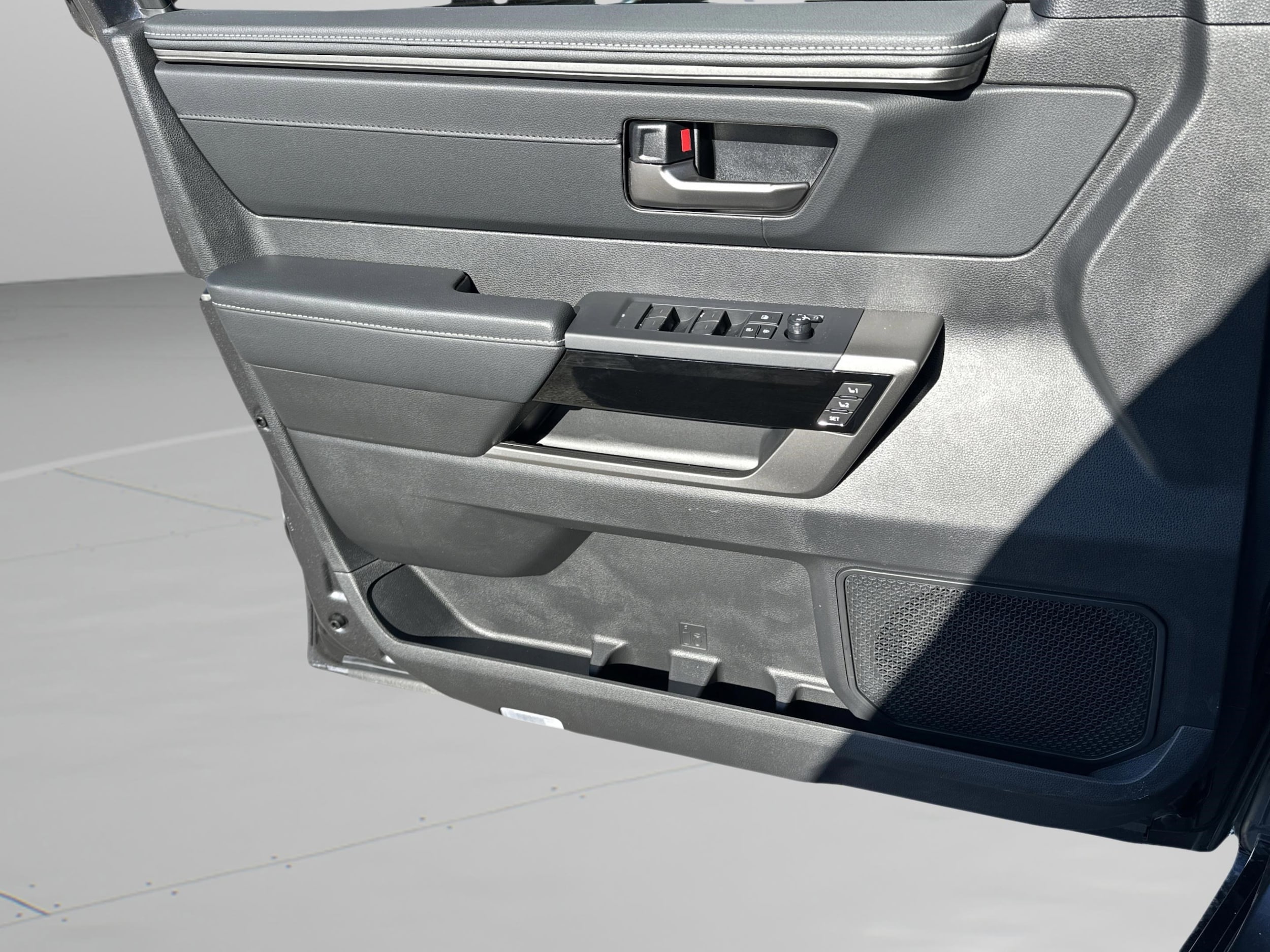 2026 Toyota Tundra Limited - Photo 30