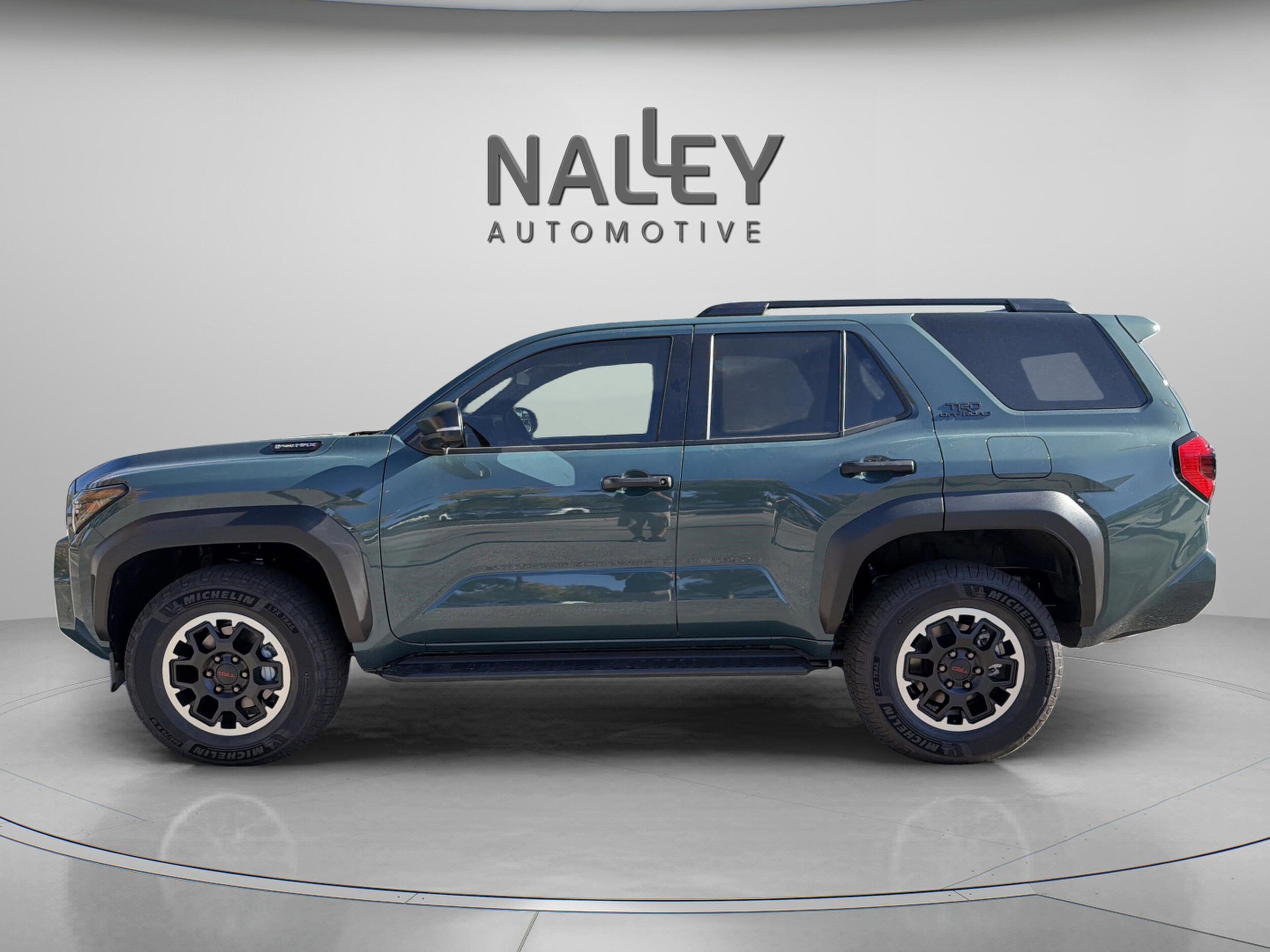 2025 Toyota 4Runner TRD Off-Road Premium photo 2