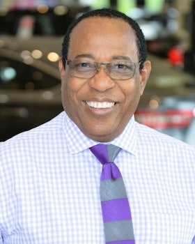 Staff member William St. Ledger from ID_2fc6c8f8678d
