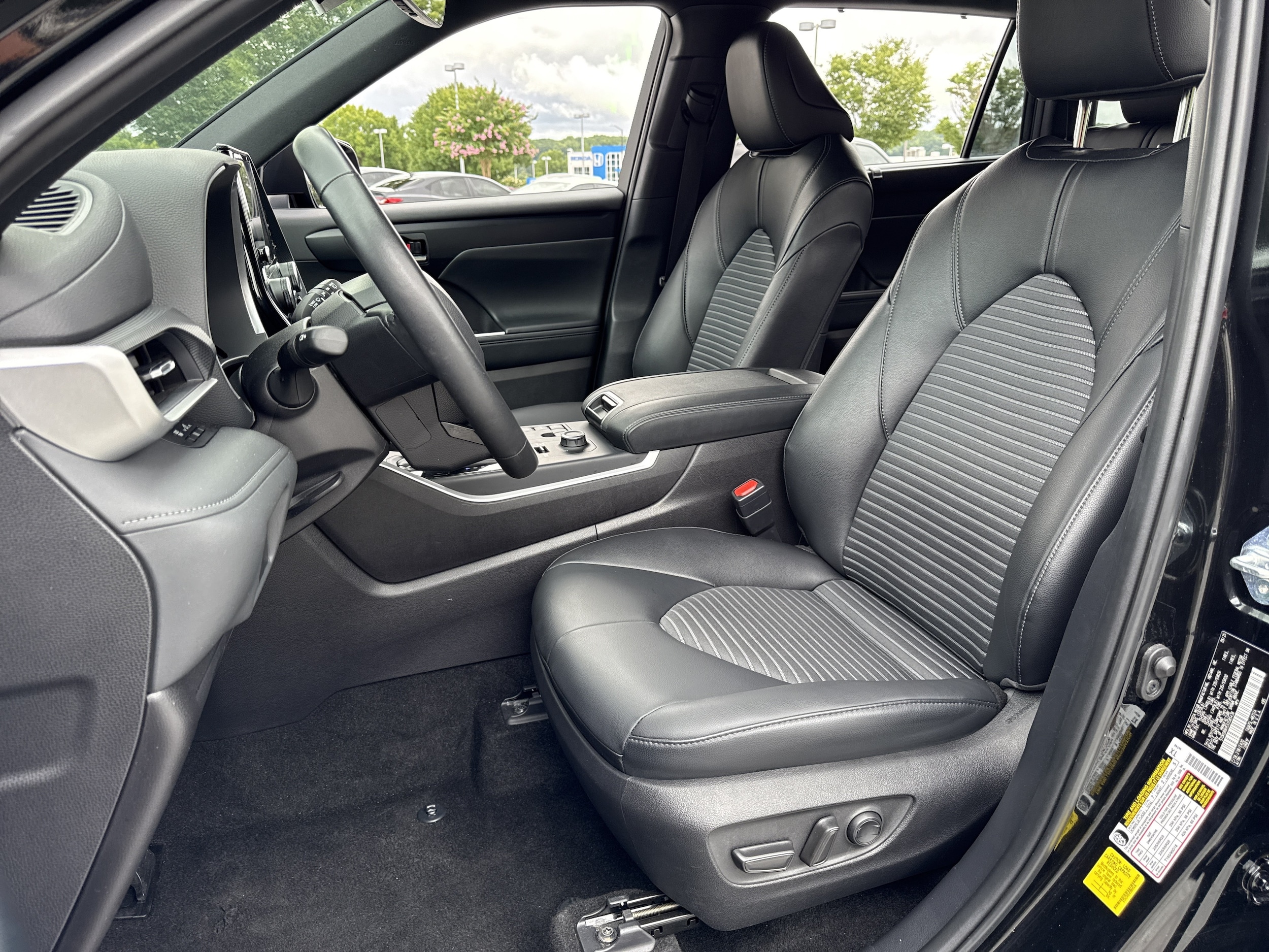 2025 Toyota Highlander XSE - Photo 18