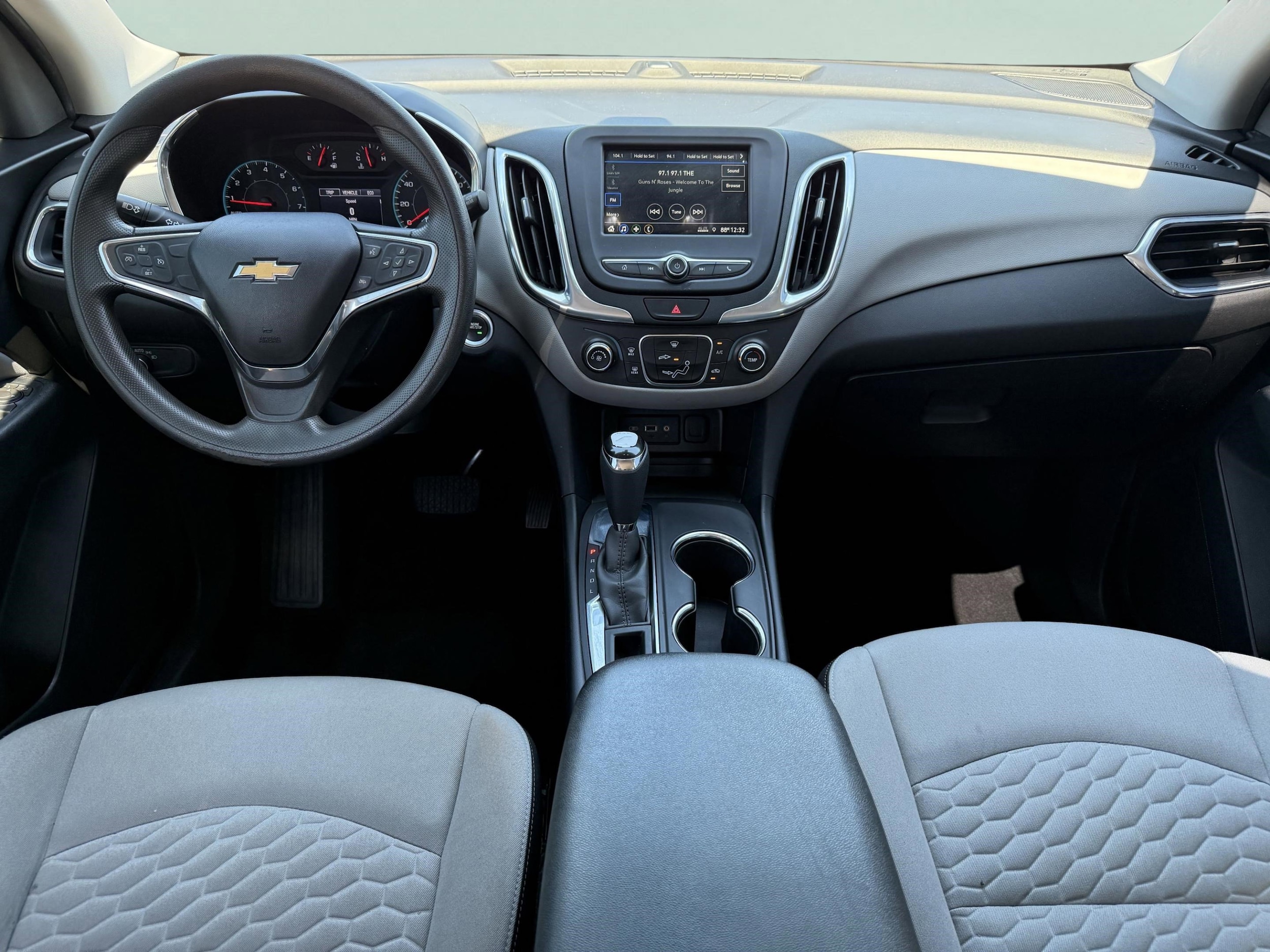 Used 2019 Chevrolet Equinox LS with VIN 3GNAXHEV3KS564151 for sale in Stonecrest, GA