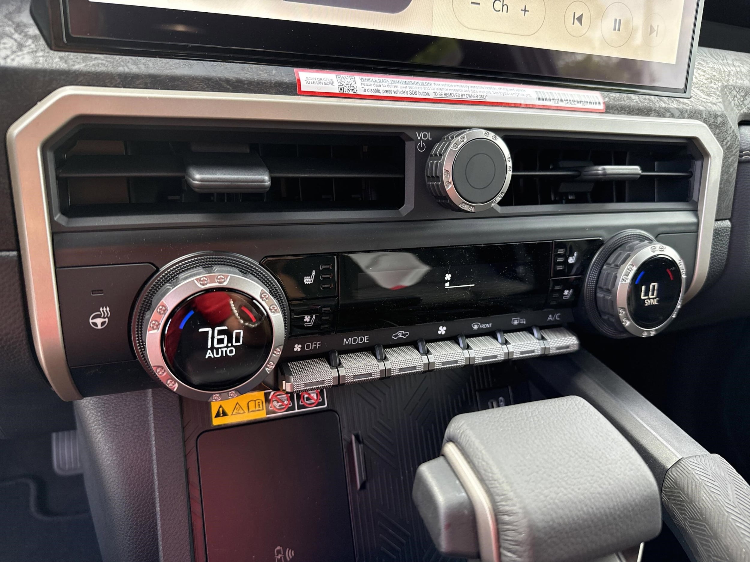 2025 Toyota Tacoma Limited - Photo 14