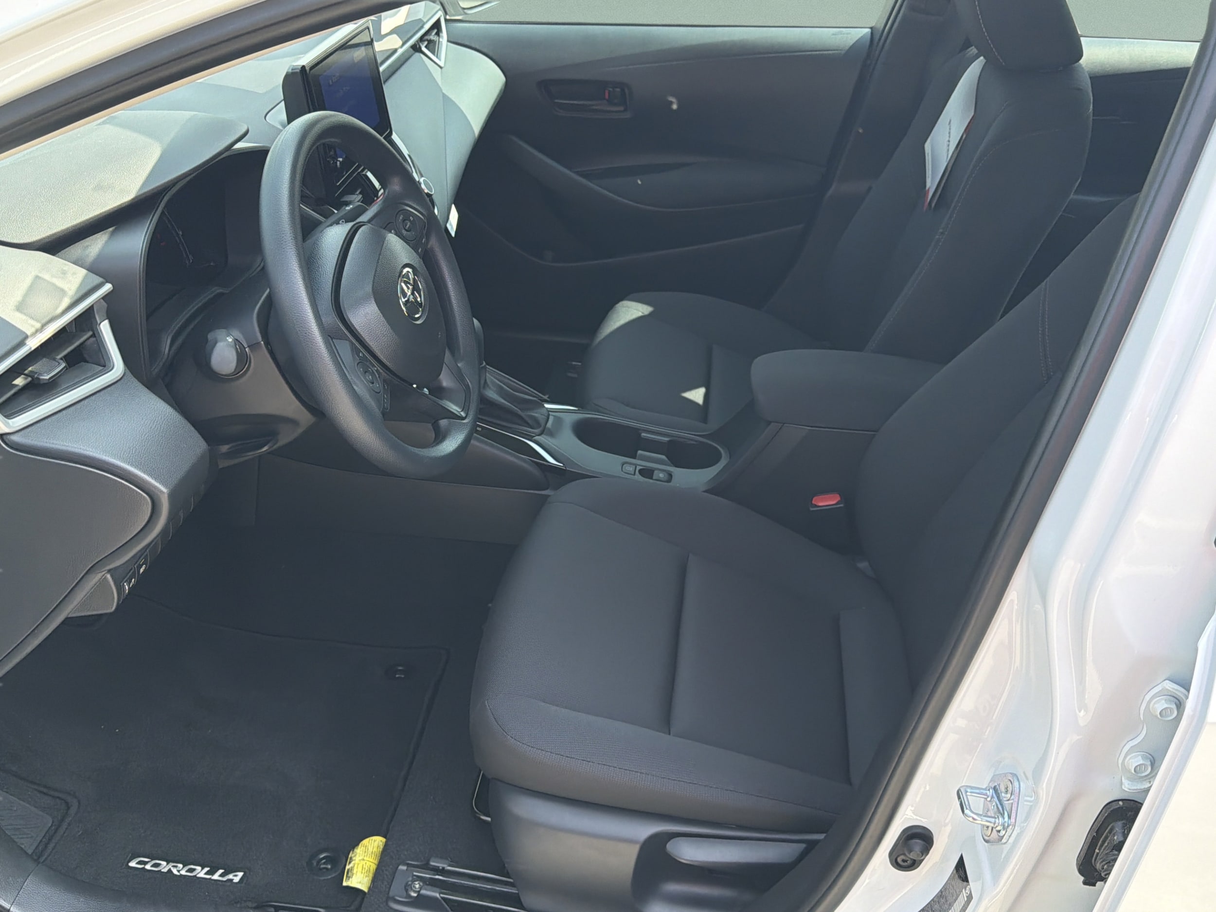 2026 Toyota Corolla LE - Photo 29