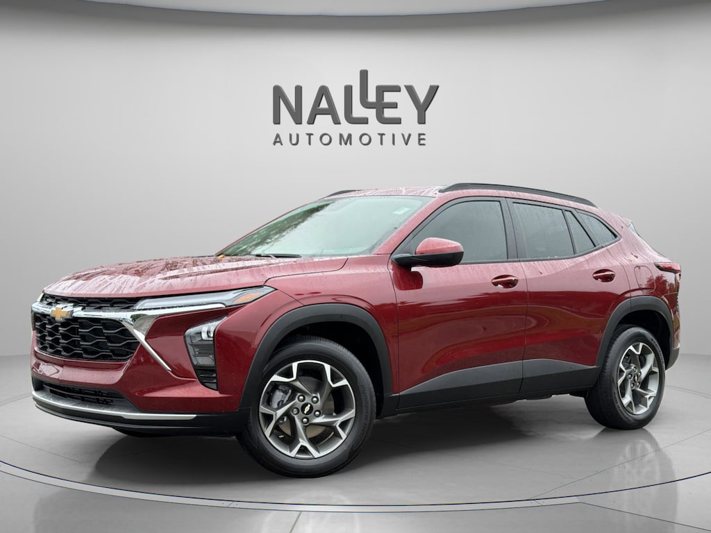 Used 2025 Chevrolet Trax LT SUV