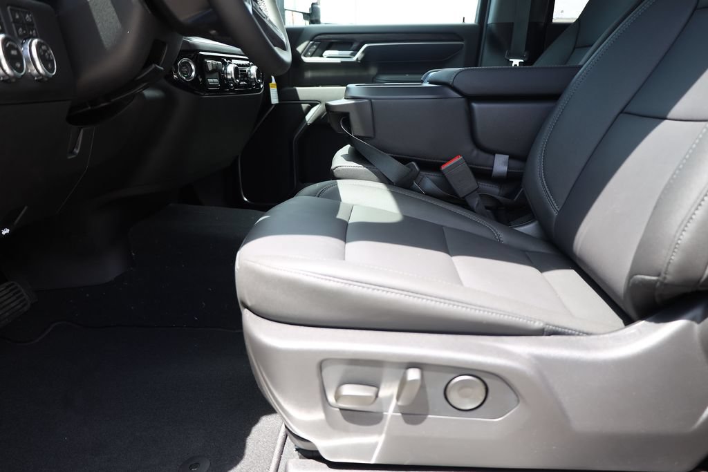 2026 GMC Sierra 3500HD SLT - Photo 11