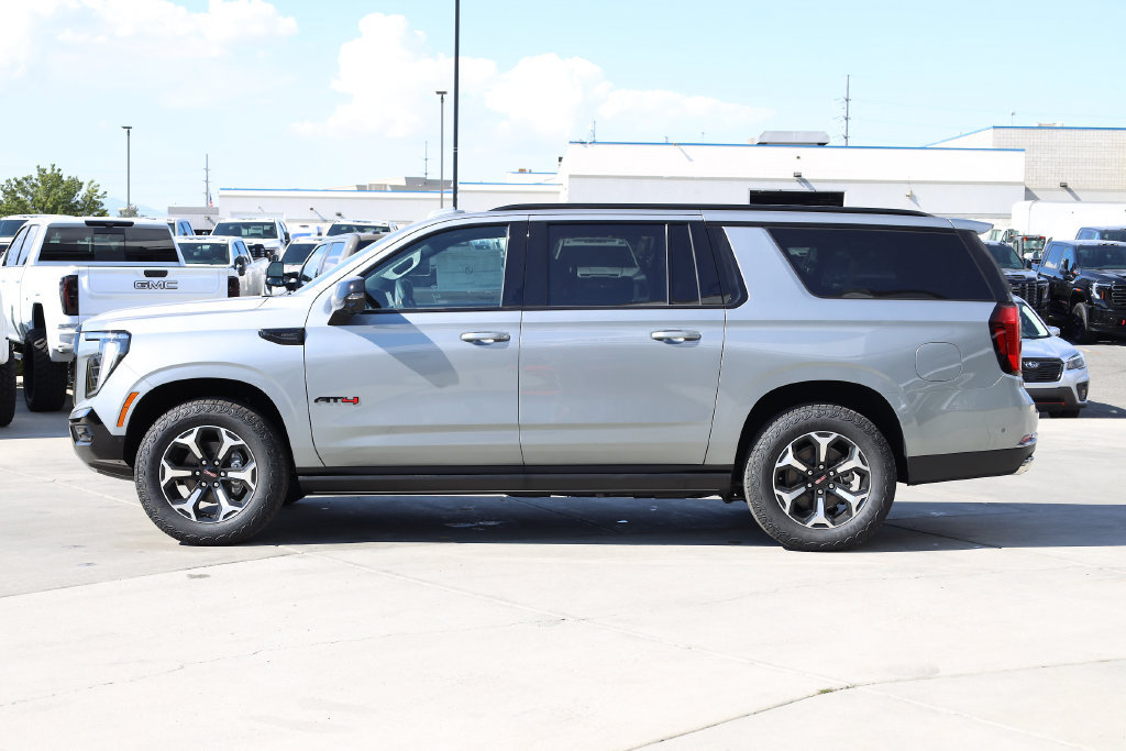 2027 GMC Yukon XL AT4 - Photo 3