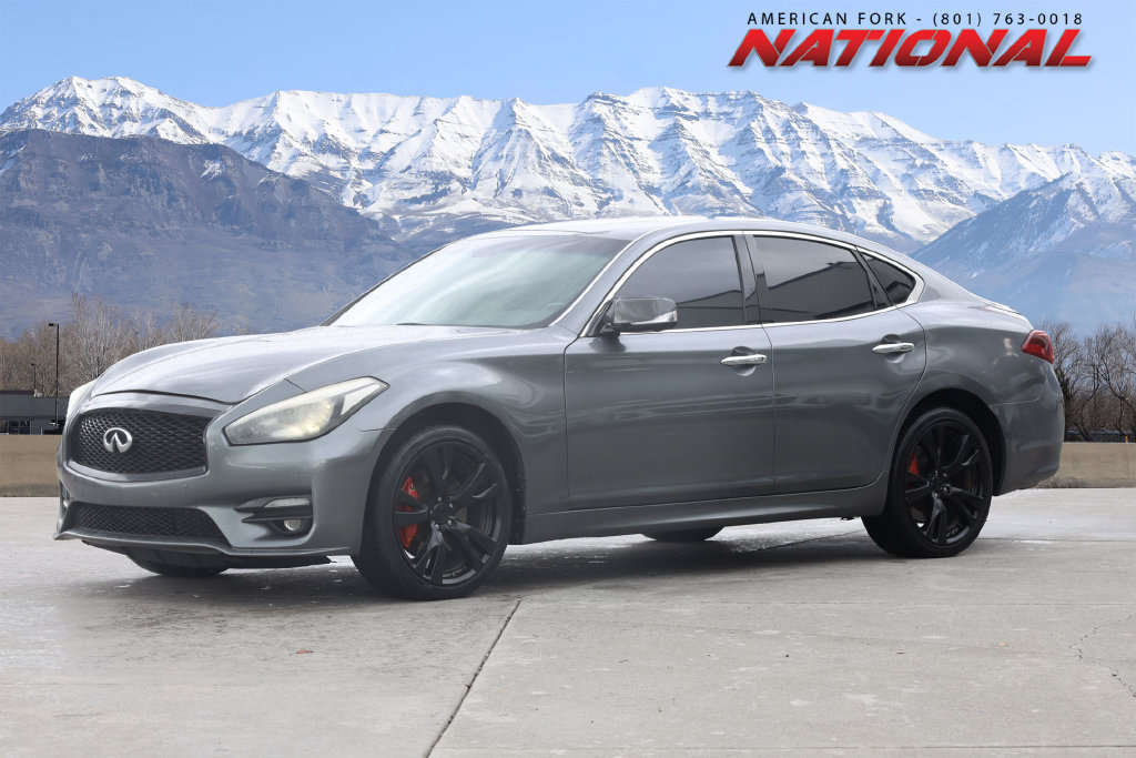 2016 INFINITI Q70