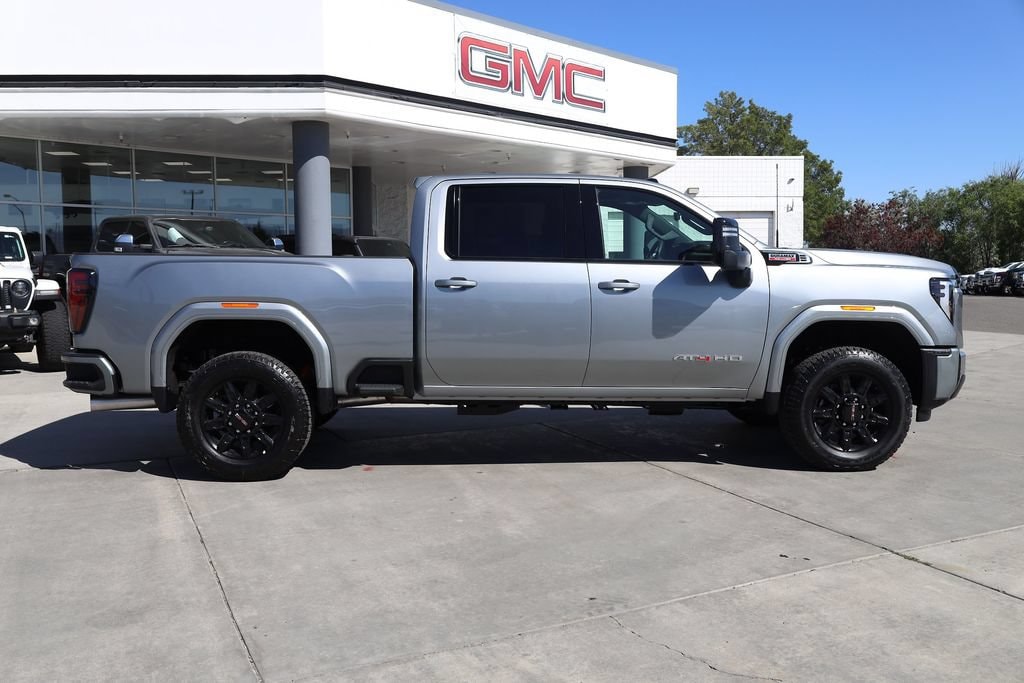 2026 GMC Sierra 3500HD AT4 - Photo 7