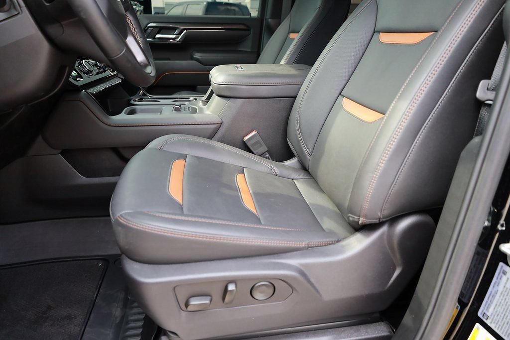 2025 GMC Sierra 3500HD AT4 - Photo 13