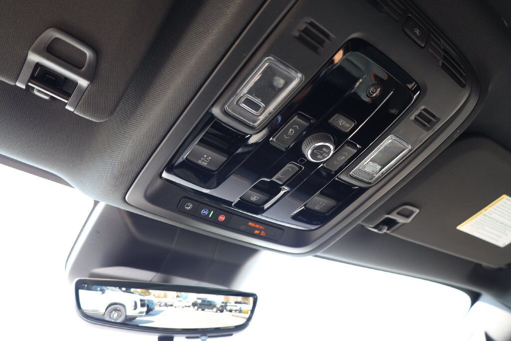 2027 GMC Yukon XL AT4 - Photo 16