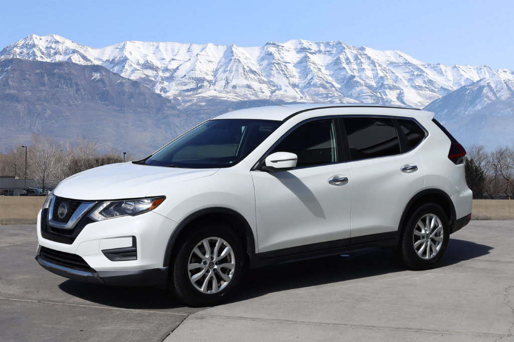 Used 2018 Nissan Rogue SV with VIN 5N1AT2MTXJC790785 for sale in American Fork, UT