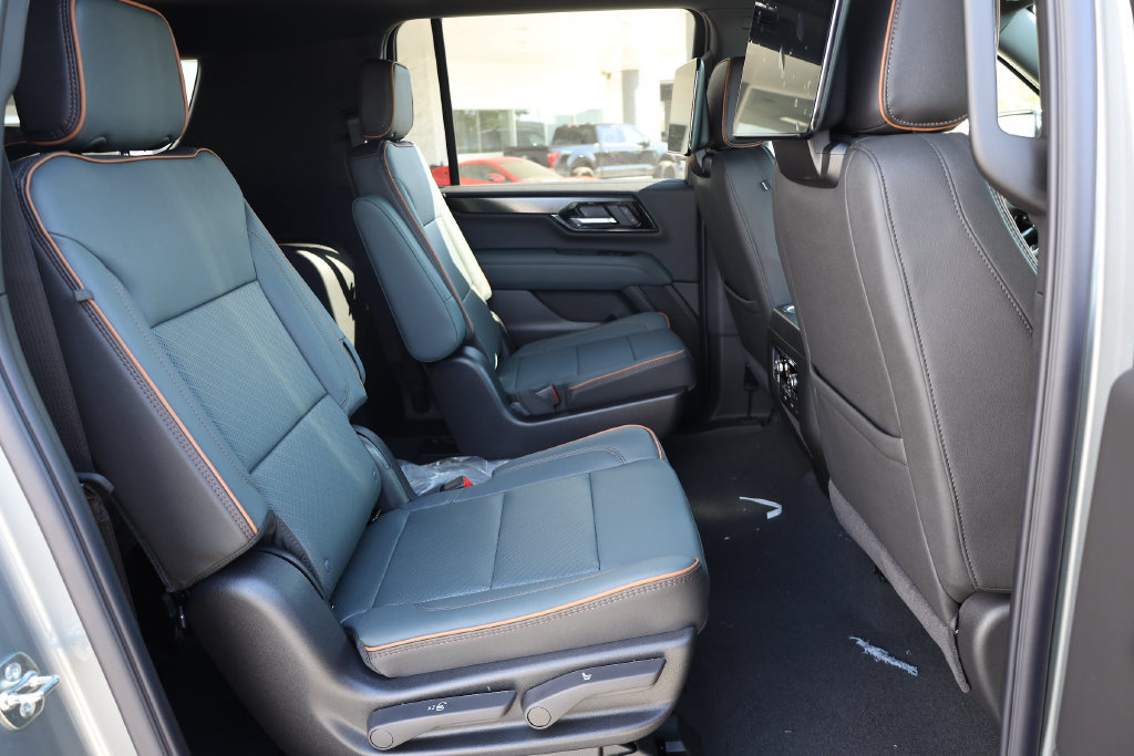 2027 GMC Yukon XL AT4 - Photo 18