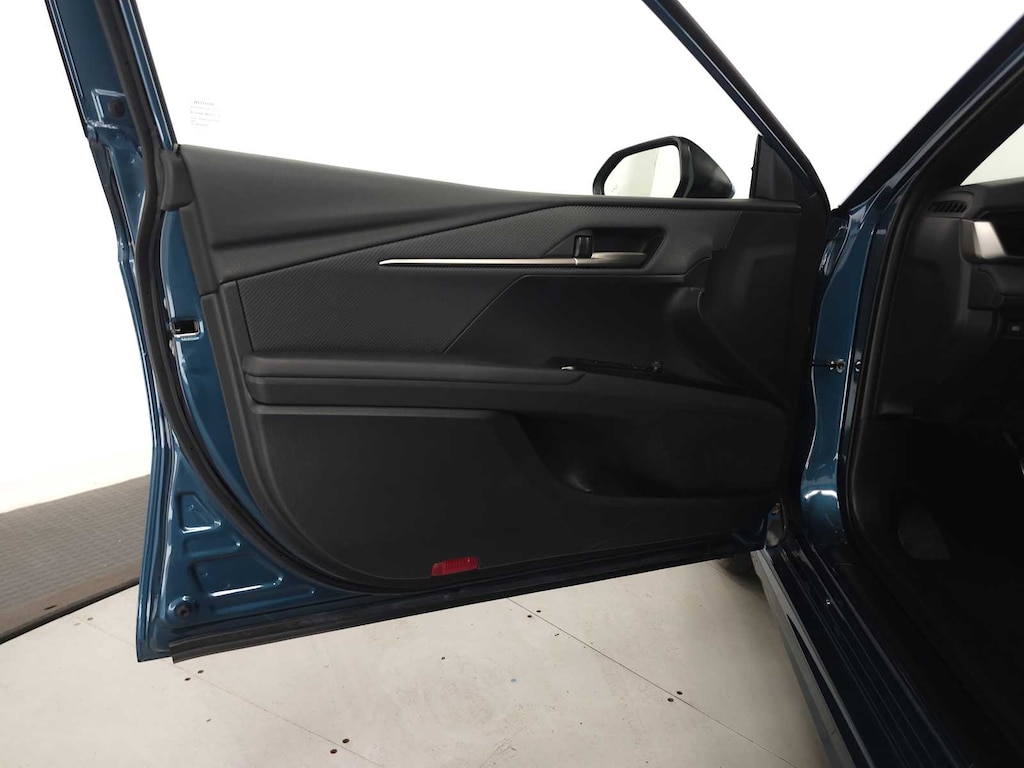 Used 2025 Toyota Camry LE AWD (Natl)