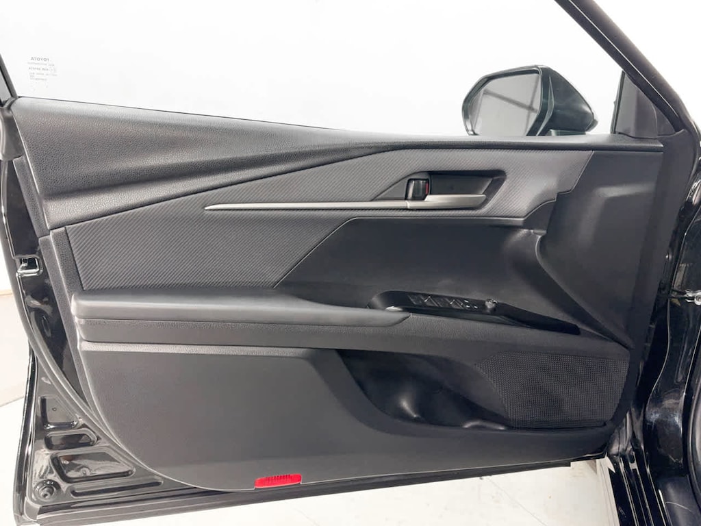 Used 2025 Toyota Camry SE (Natl)