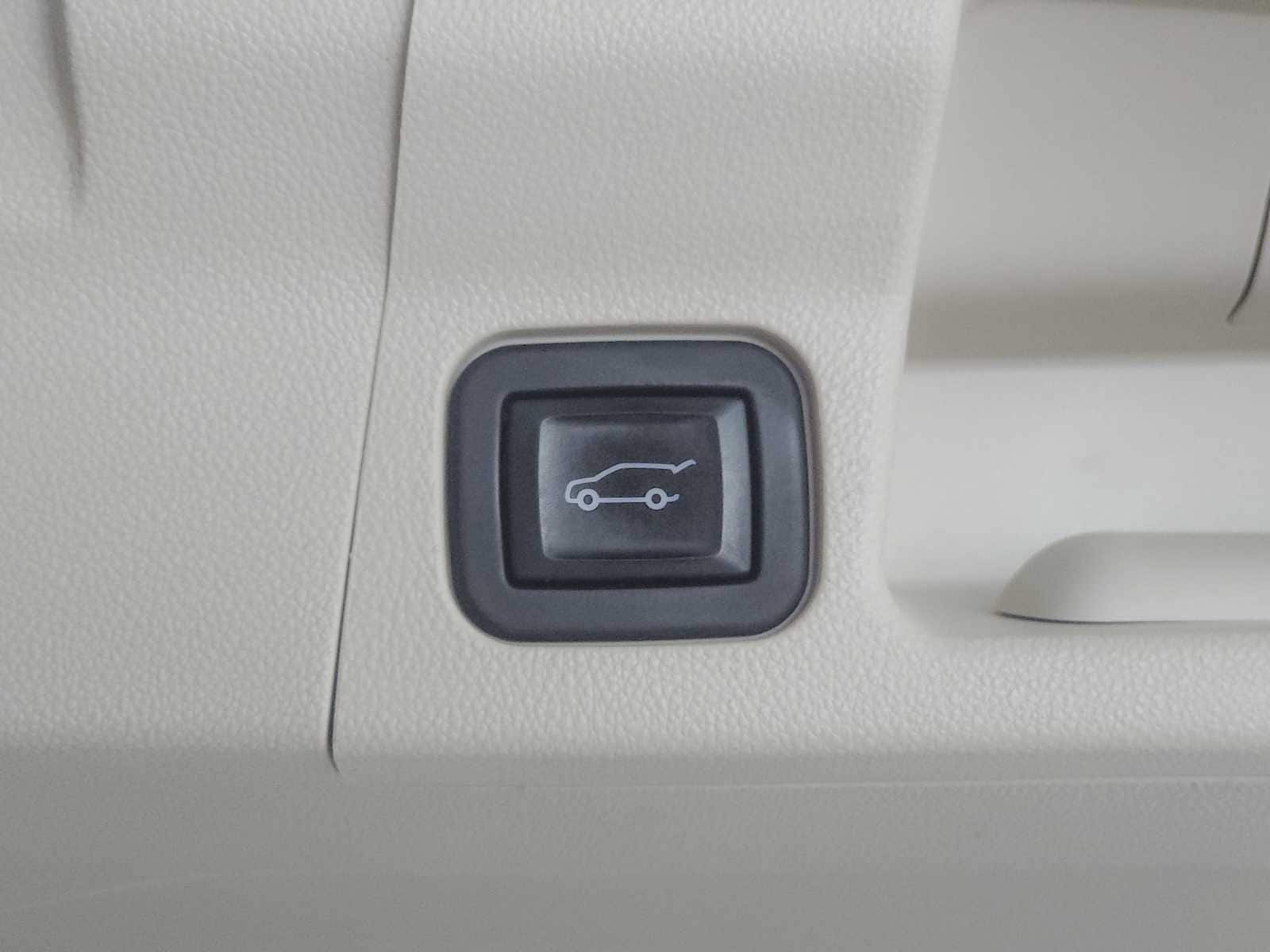 2022 GMC Acadia Denali - Photo 23