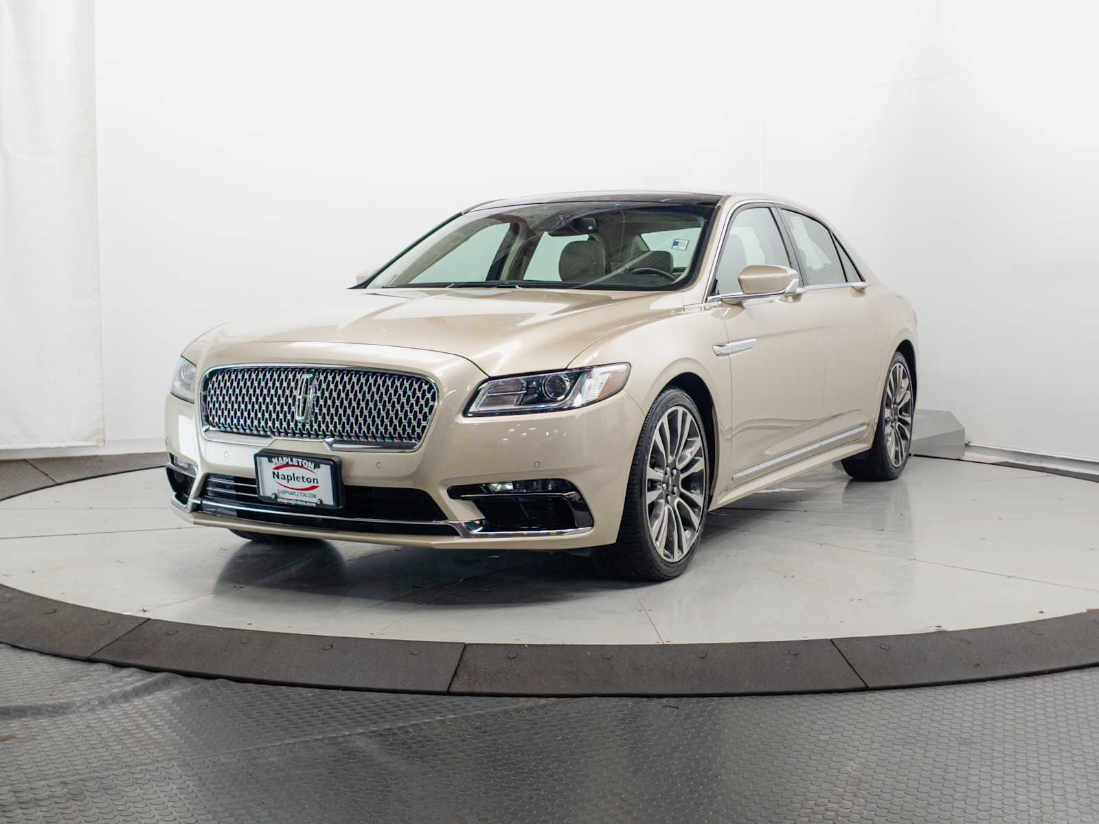 2017 Lincoln Continental Select FWD's photo