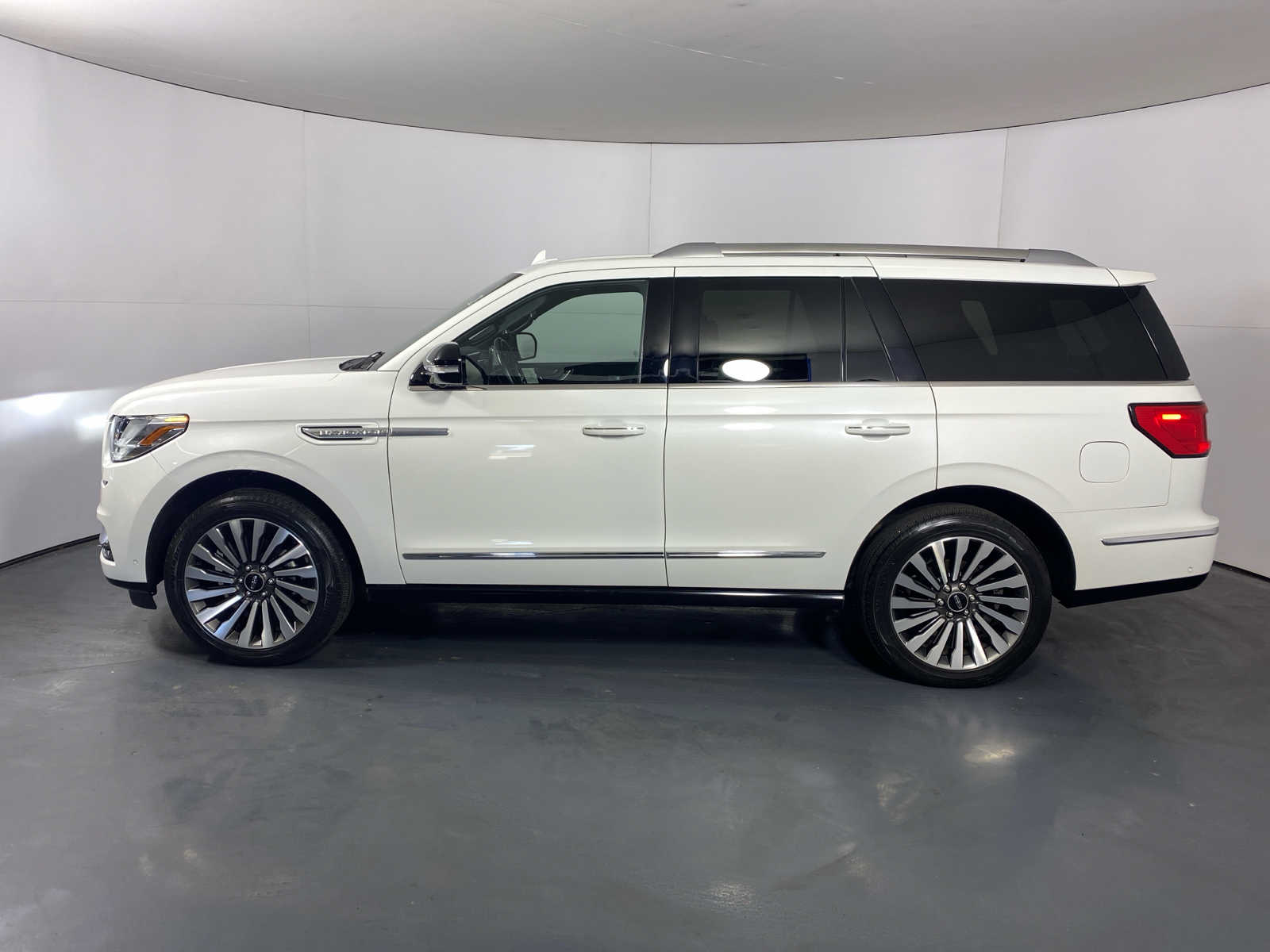 Used 2021 Lincoln Navigator Reserve with VIN 5LMJJ2LT1MEL12932 for sale in Schaumburg, IL