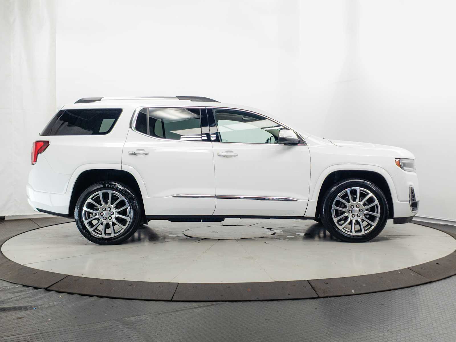 2022 GMC Acadia Denali - Photo 25