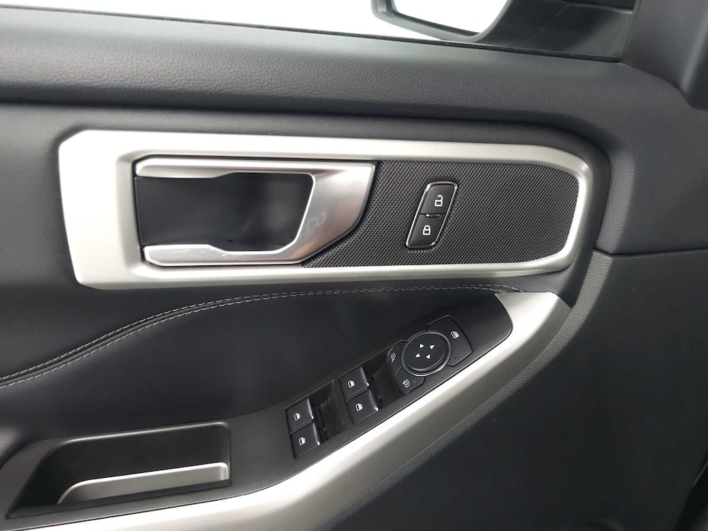 Used 2022 Ford Explorer XLT 4WD