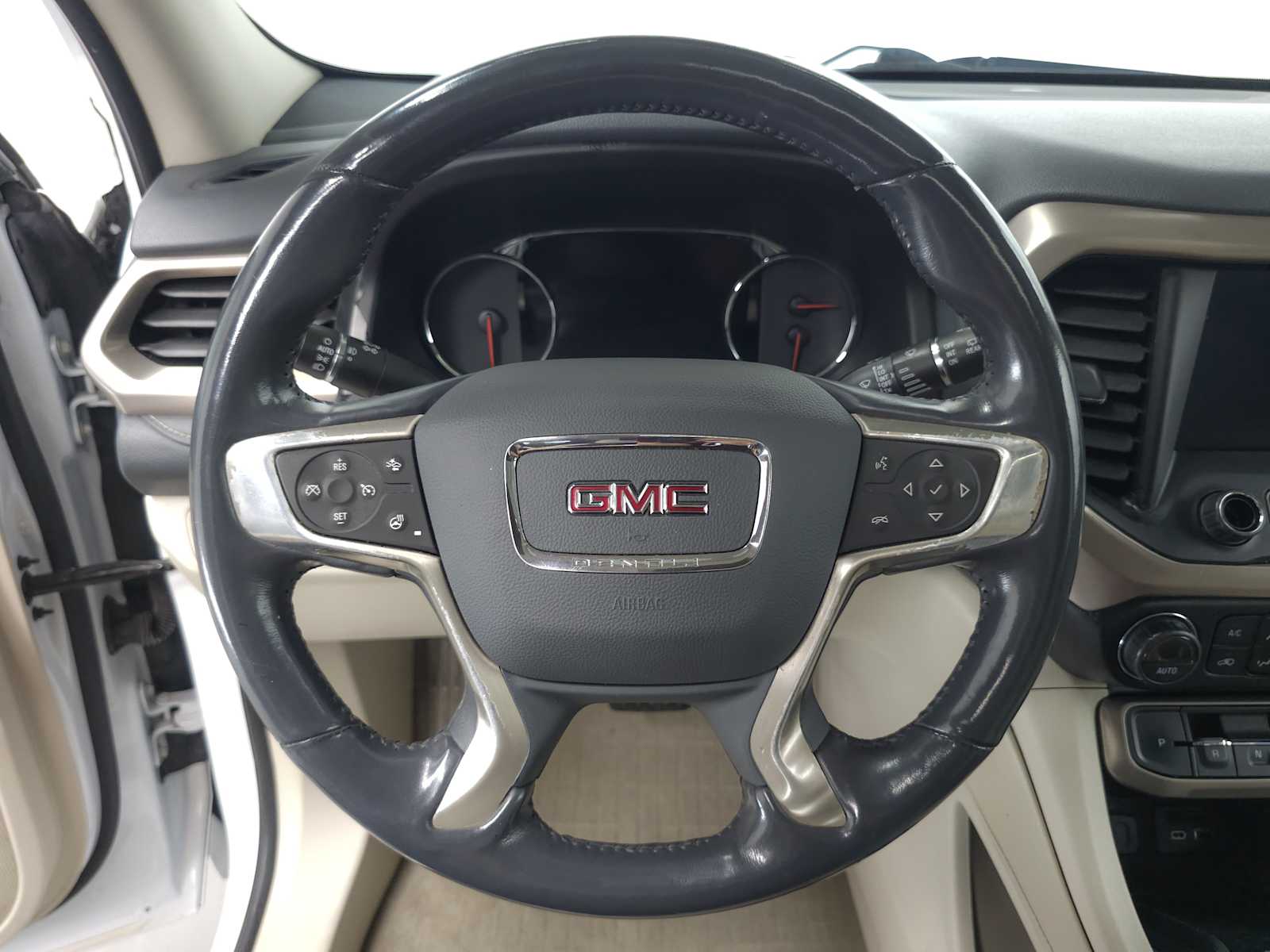 2022 GMC Acadia Denali - Photo 8