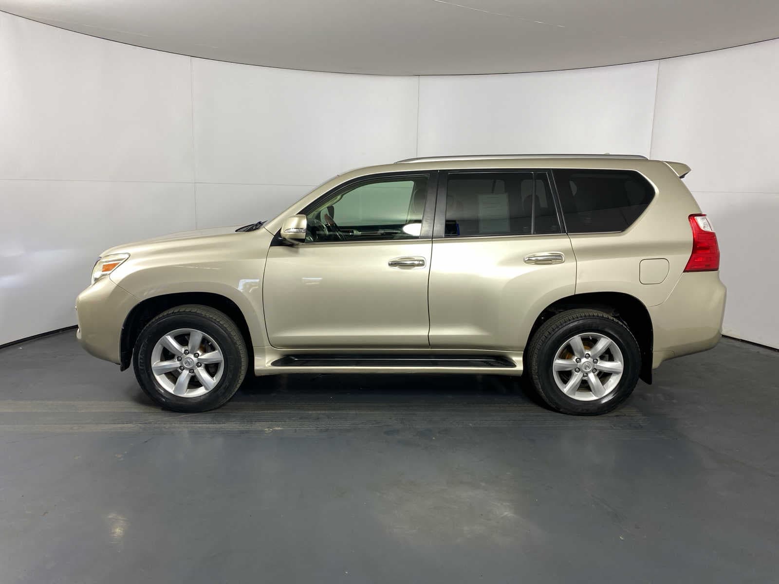 Used 2011 Lexus GX Base with VIN JTJBM7FX7B5034305 for sale in Schaumburg, IL