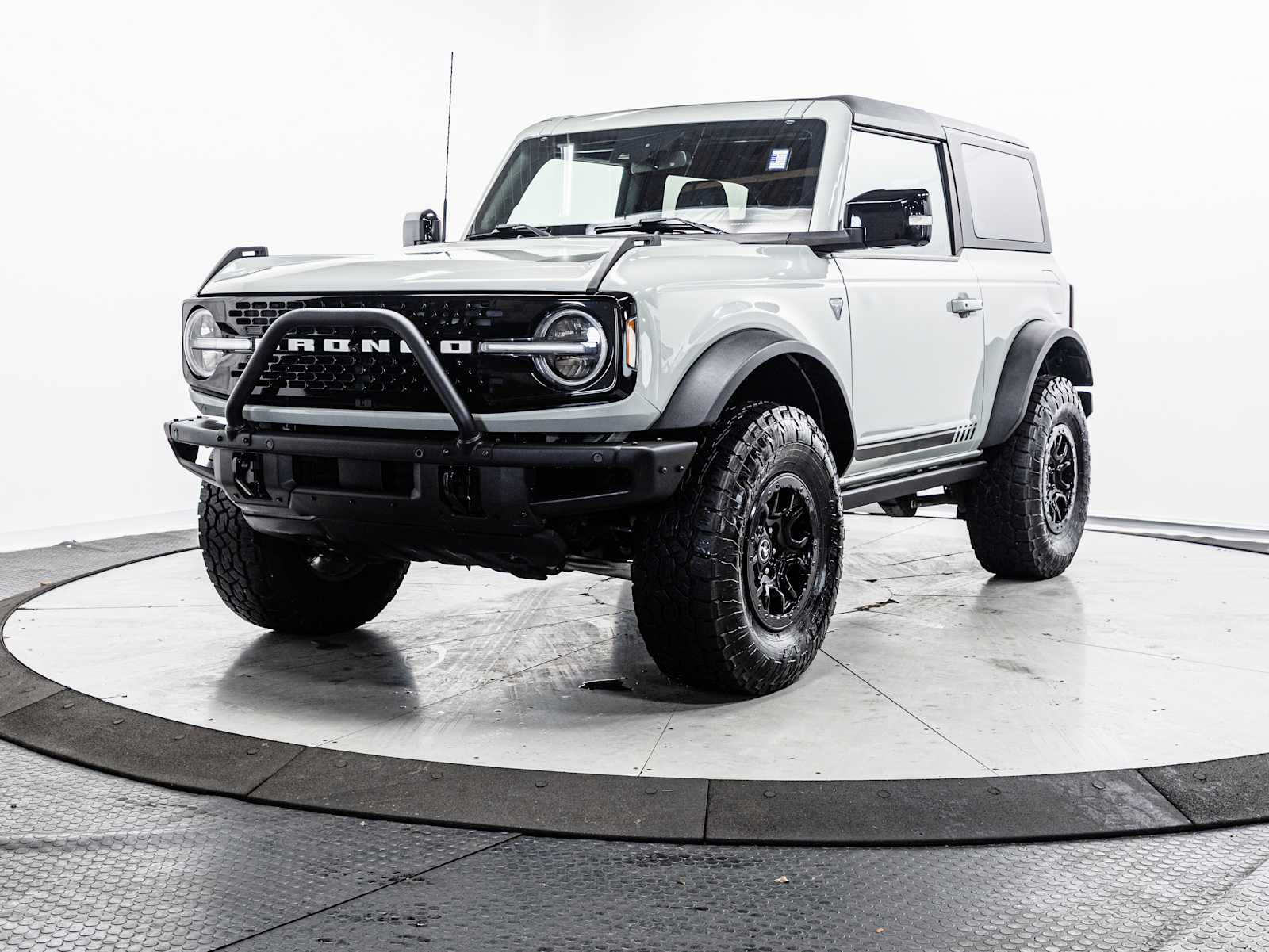 2021 Ford Bronco First Edition Advanced 4x4's photo