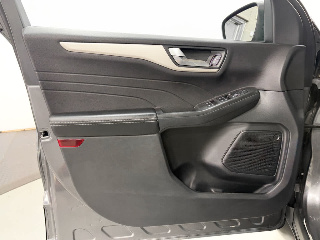 Used 2021 Ford Escape SE Hybrid FWD