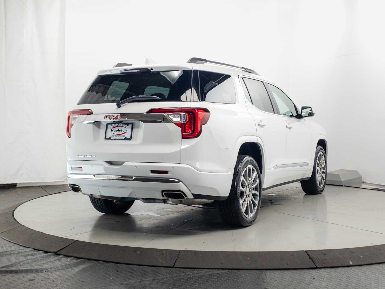 2022 GMC Acadia Denali - Photo 24