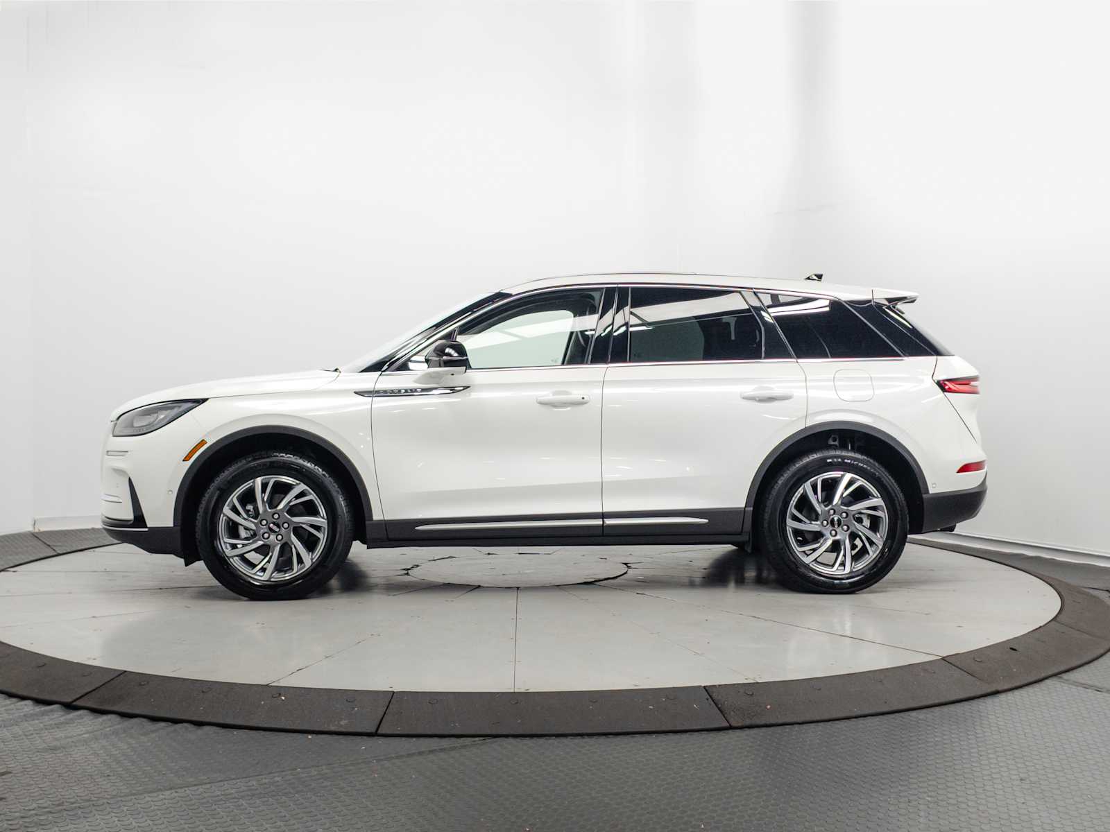 Used 2023 Lincoln Corsair Standard AWD