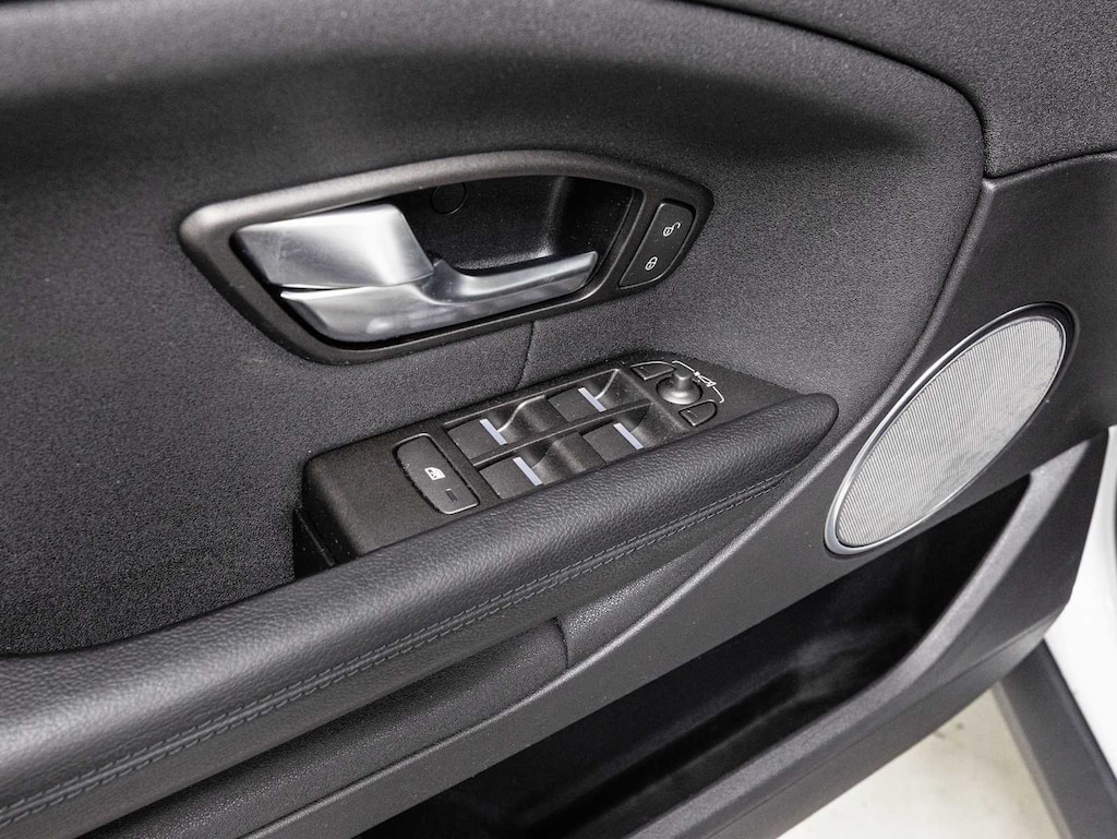 Used 2018 Land Rover Range Rover Evoque SE