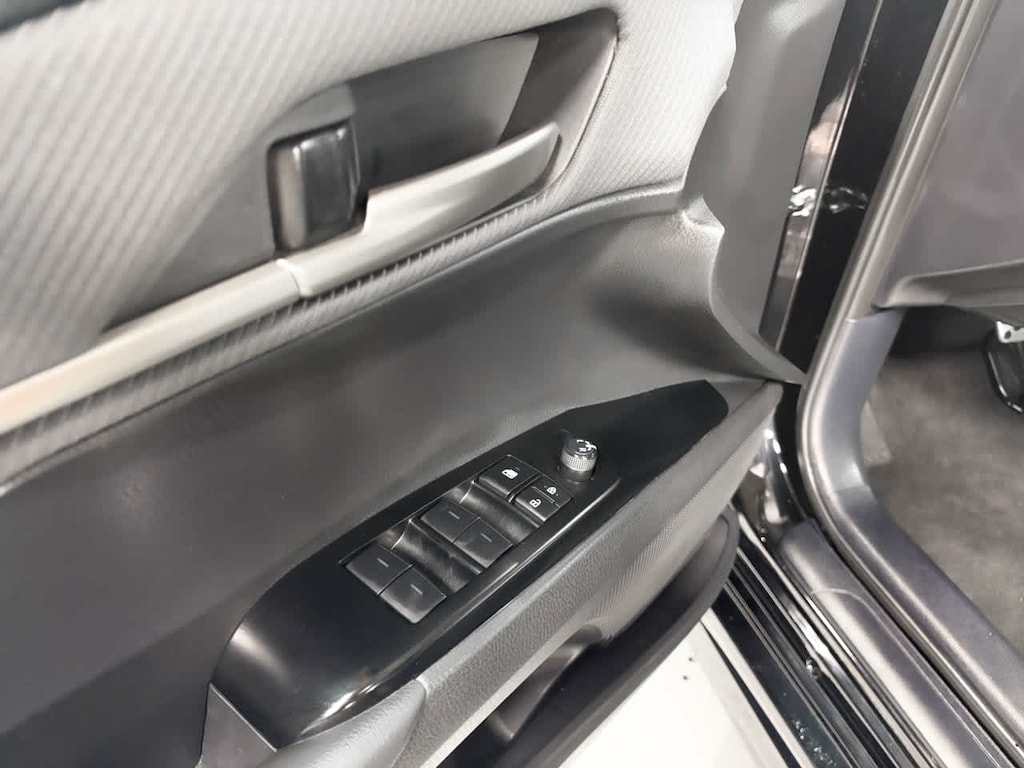 Used 2025 Toyota Camry SE (Natl)