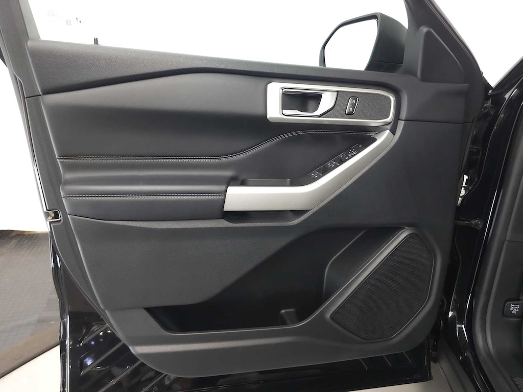Used 2022 Ford Explorer XLT 4WD