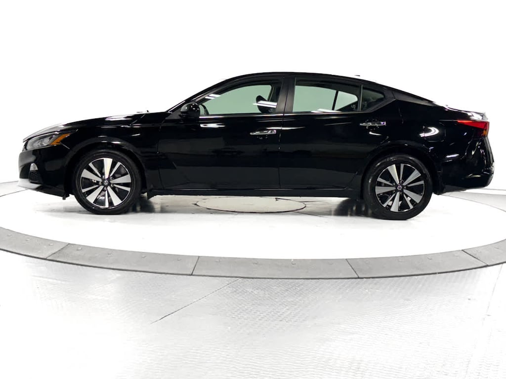 Used 2022 Nissan Altima 2.5 SV AWD Sedan